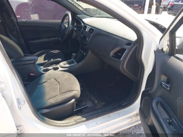 Photo 4 VIN: 1C3CCBAB8EN209100 - CHRYSLER 200 