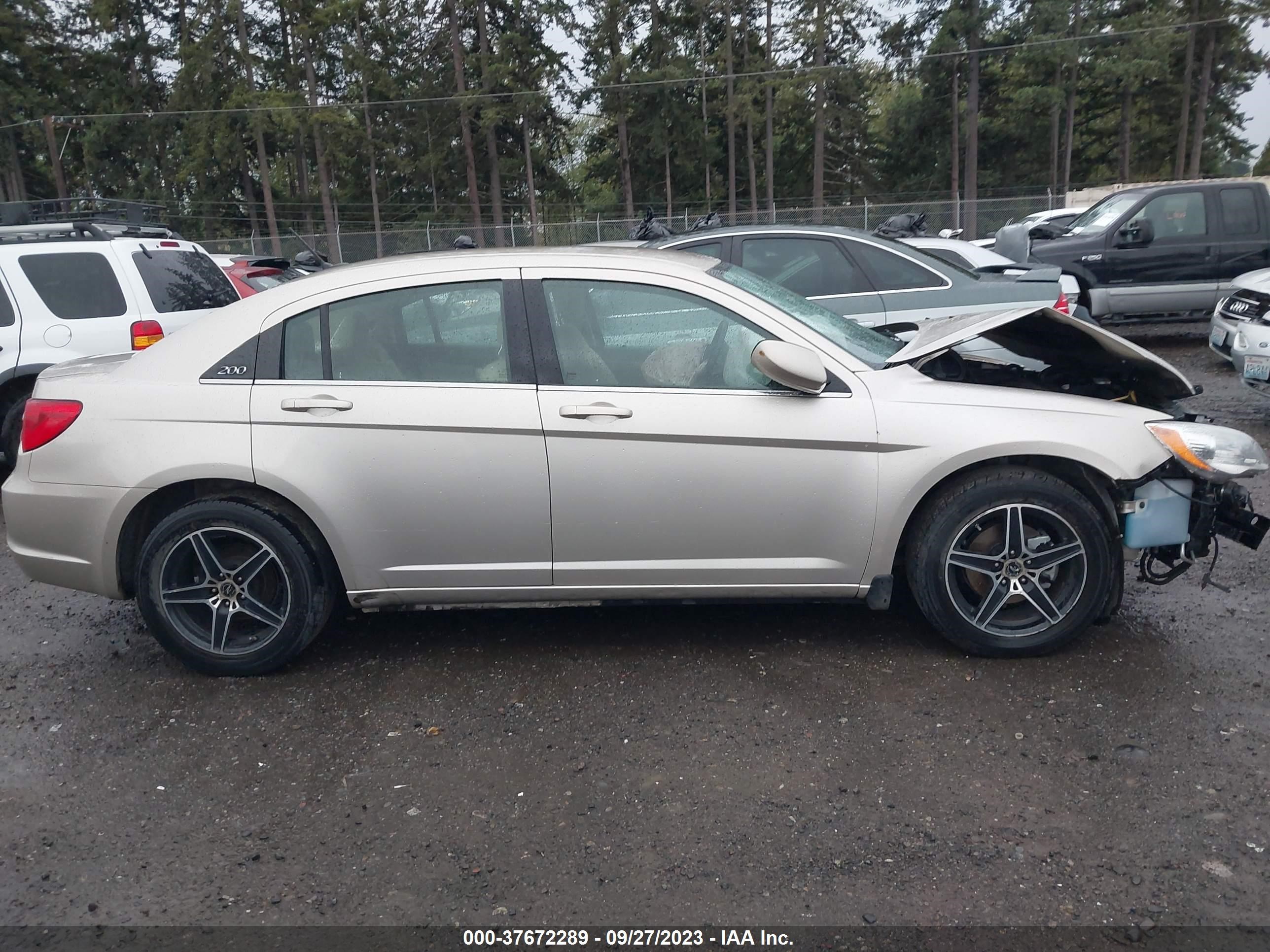 Photo 12 VIN: 1C3CCBAB9DN658395 - CHRYSLER 200 