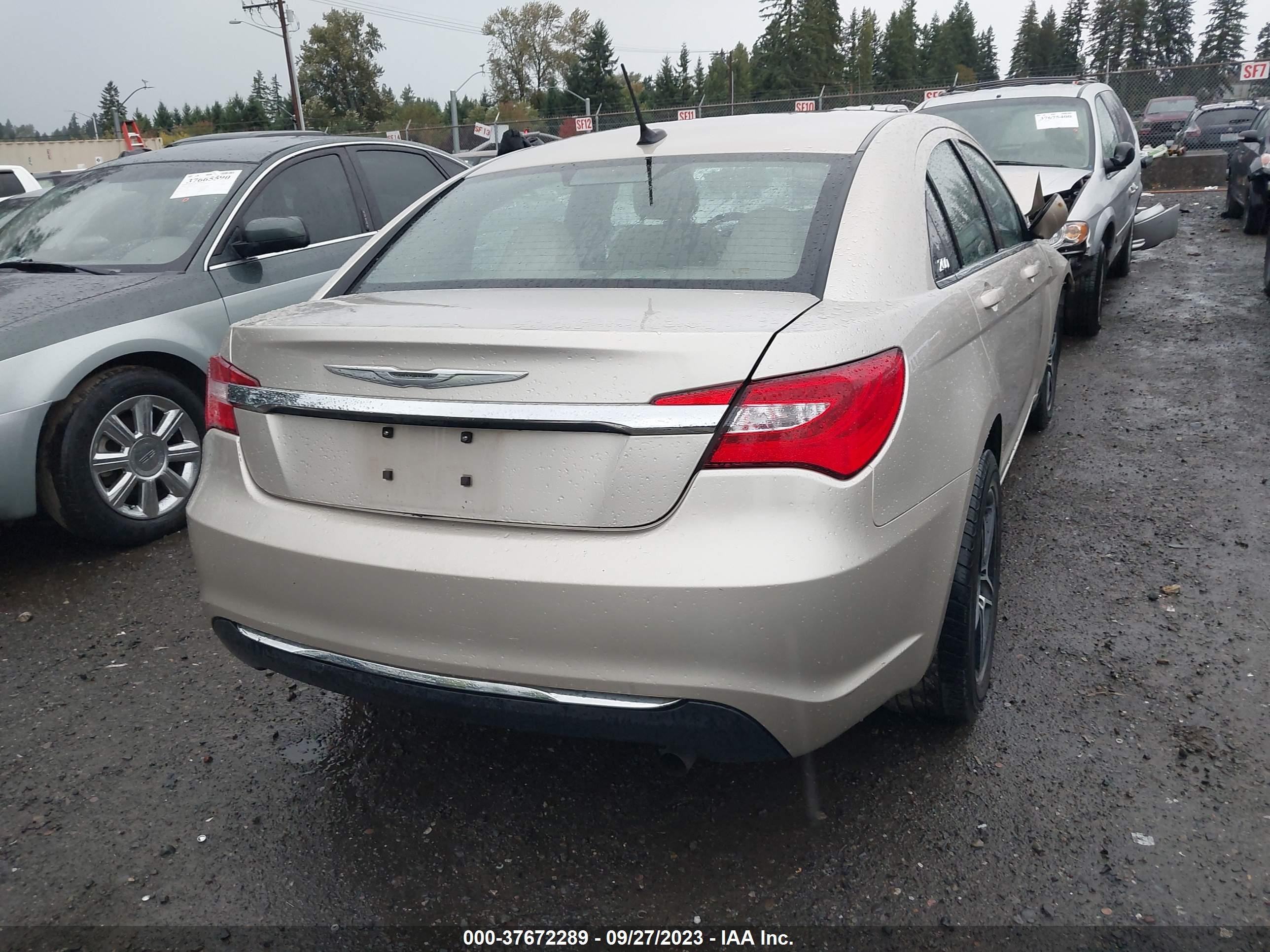 Photo 3 VIN: 1C3CCBAB9DN658395 - CHRYSLER 200 