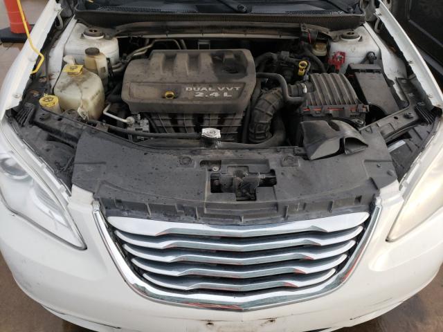 Photo 6 VIN: 1C3CCBABXCN105365 - CHRYSLER 200 LX 