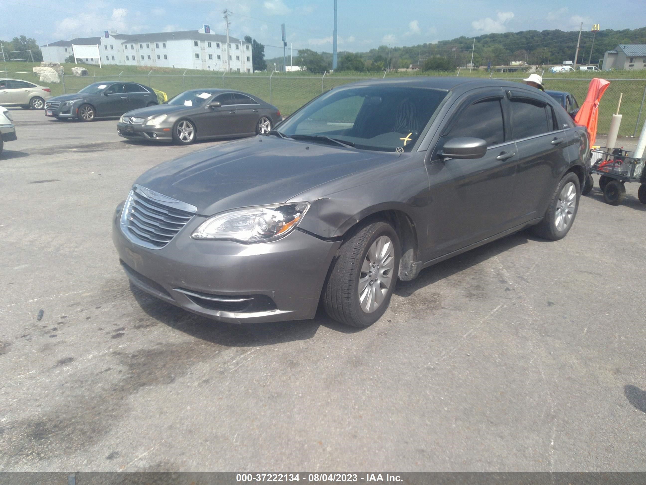 Photo 1 VIN: 1C3CCBABXCN320082 - CHRYSLER 200 