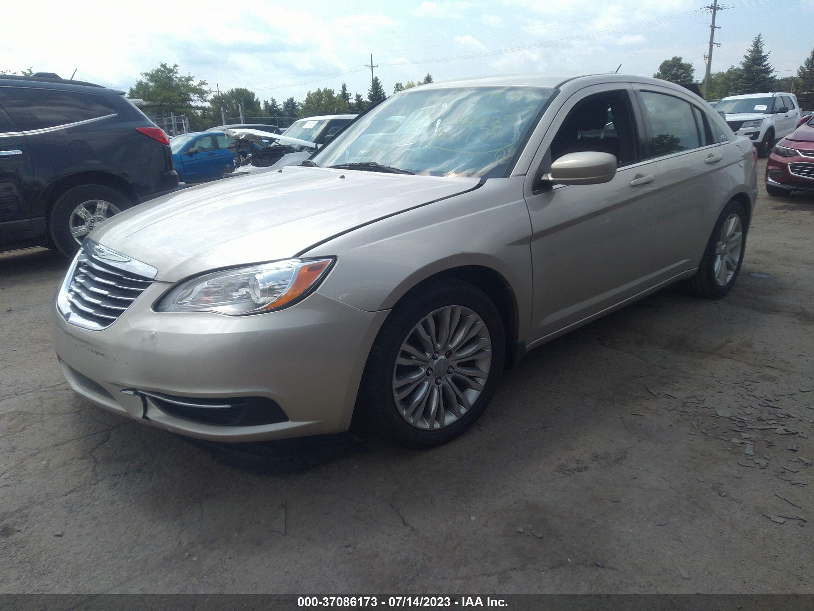 Photo 1 VIN: 1C3CCBABXDN698825 - CHRYSLER 200 