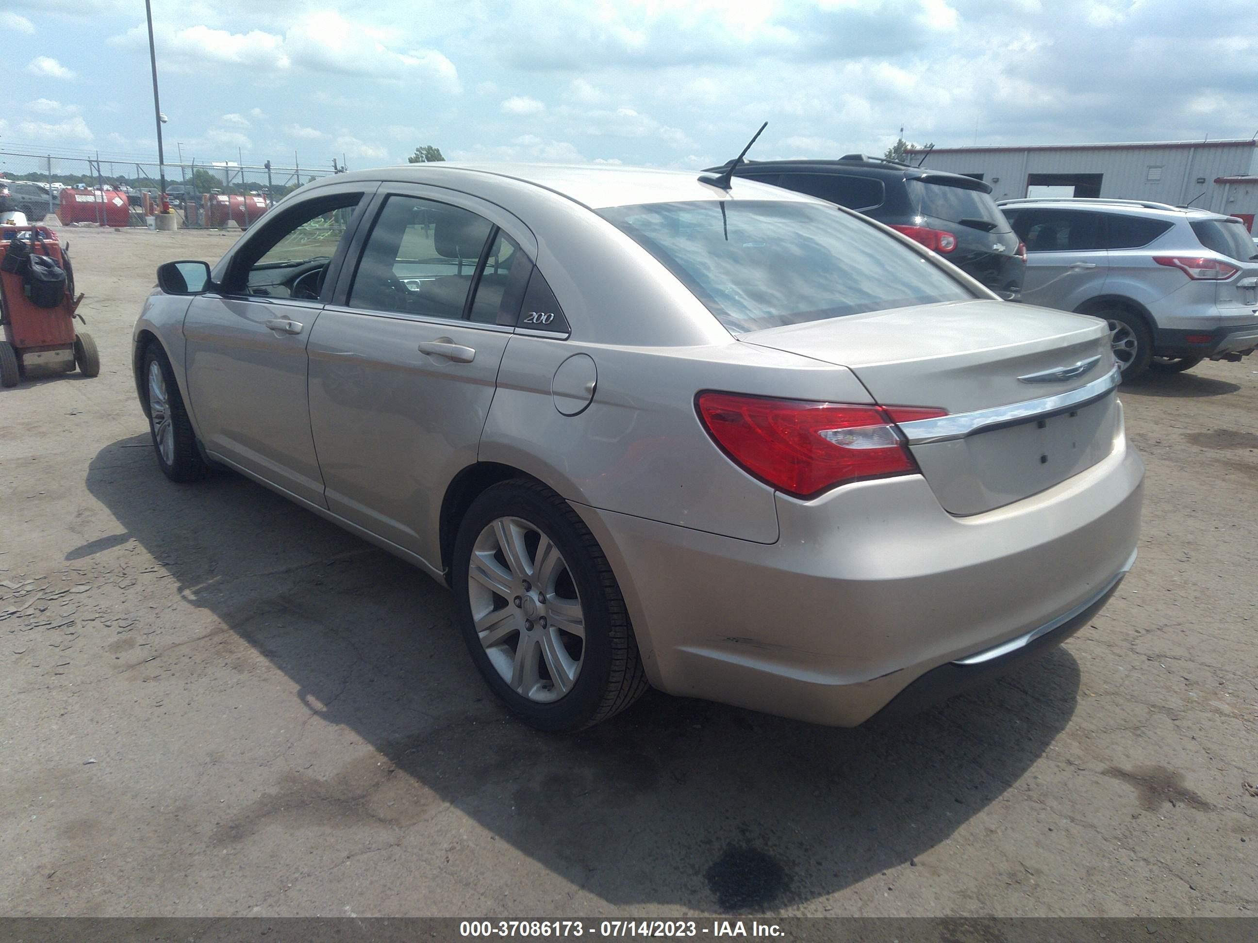 Photo 2 VIN: 1C3CCBABXDN698825 - CHRYSLER 200 