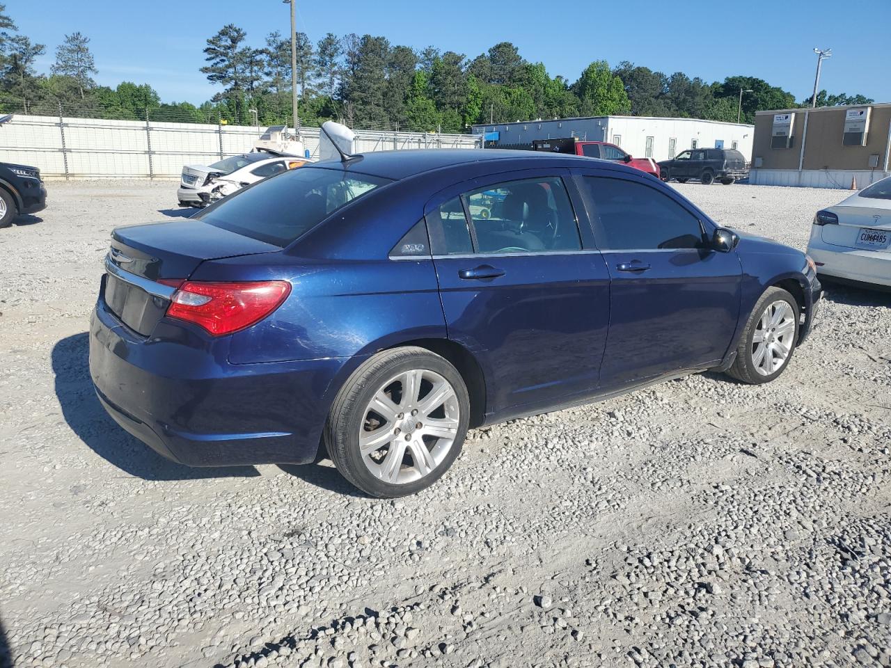 Photo 2 VIN: 1C3CCBABXDN704557 - CHRYSLER 200 