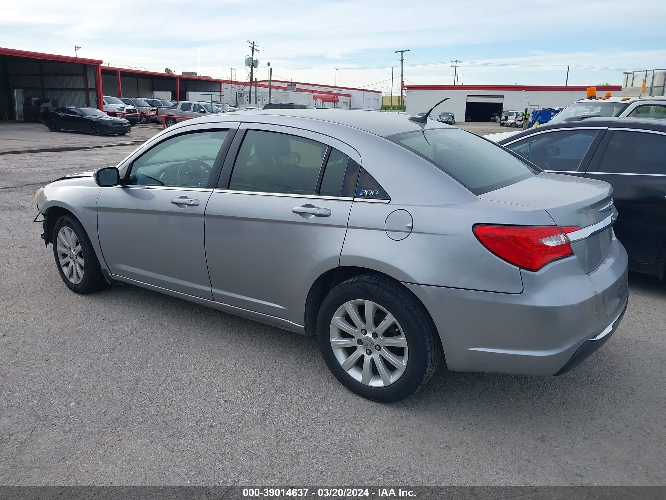 Photo 2 VIN: 1C3CCBABXEN208675 - CHRYSLER 200 