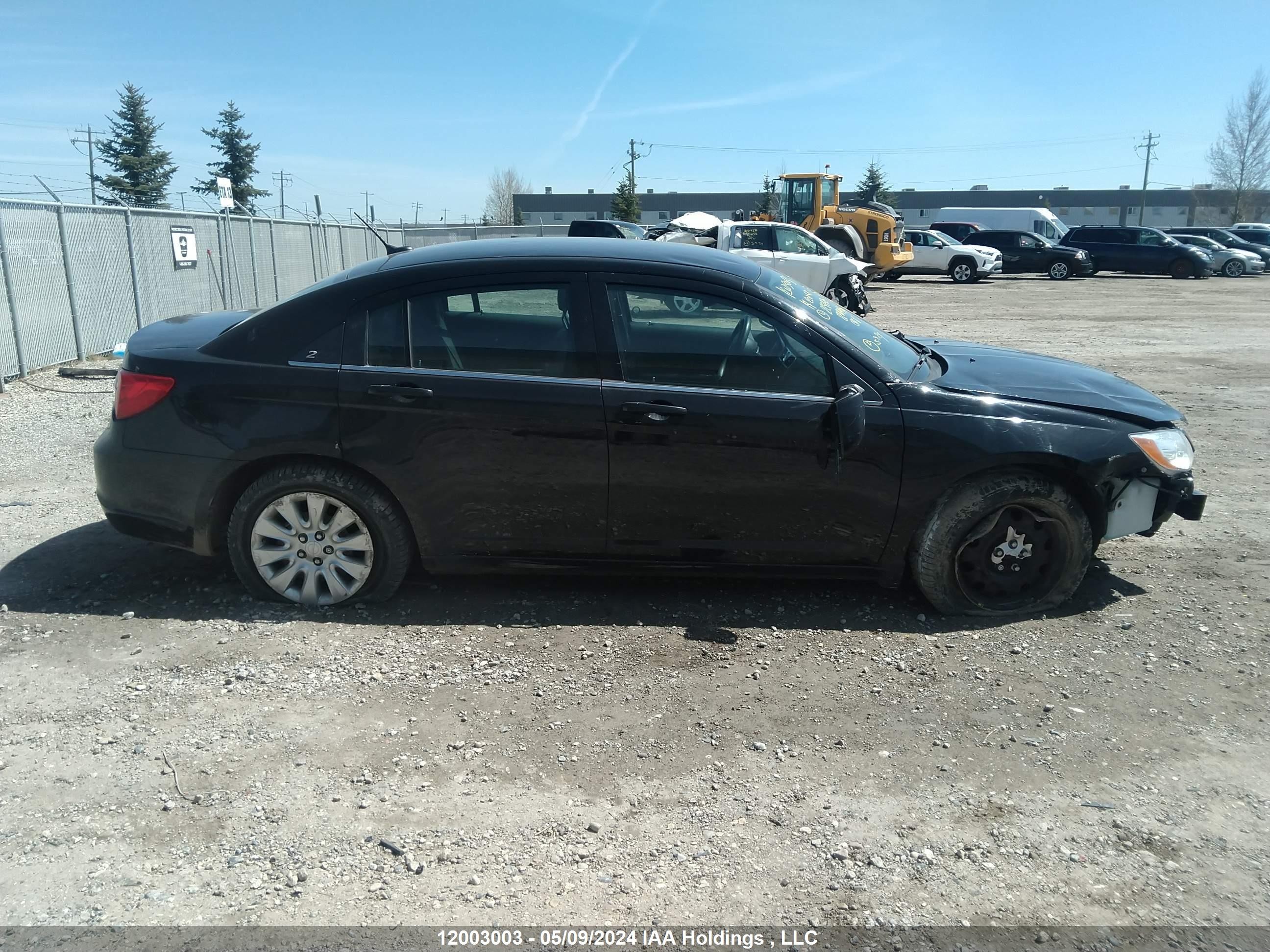 Photo 12 VIN: 1C3CCBABXEN229770 - CHRYSLER 200 