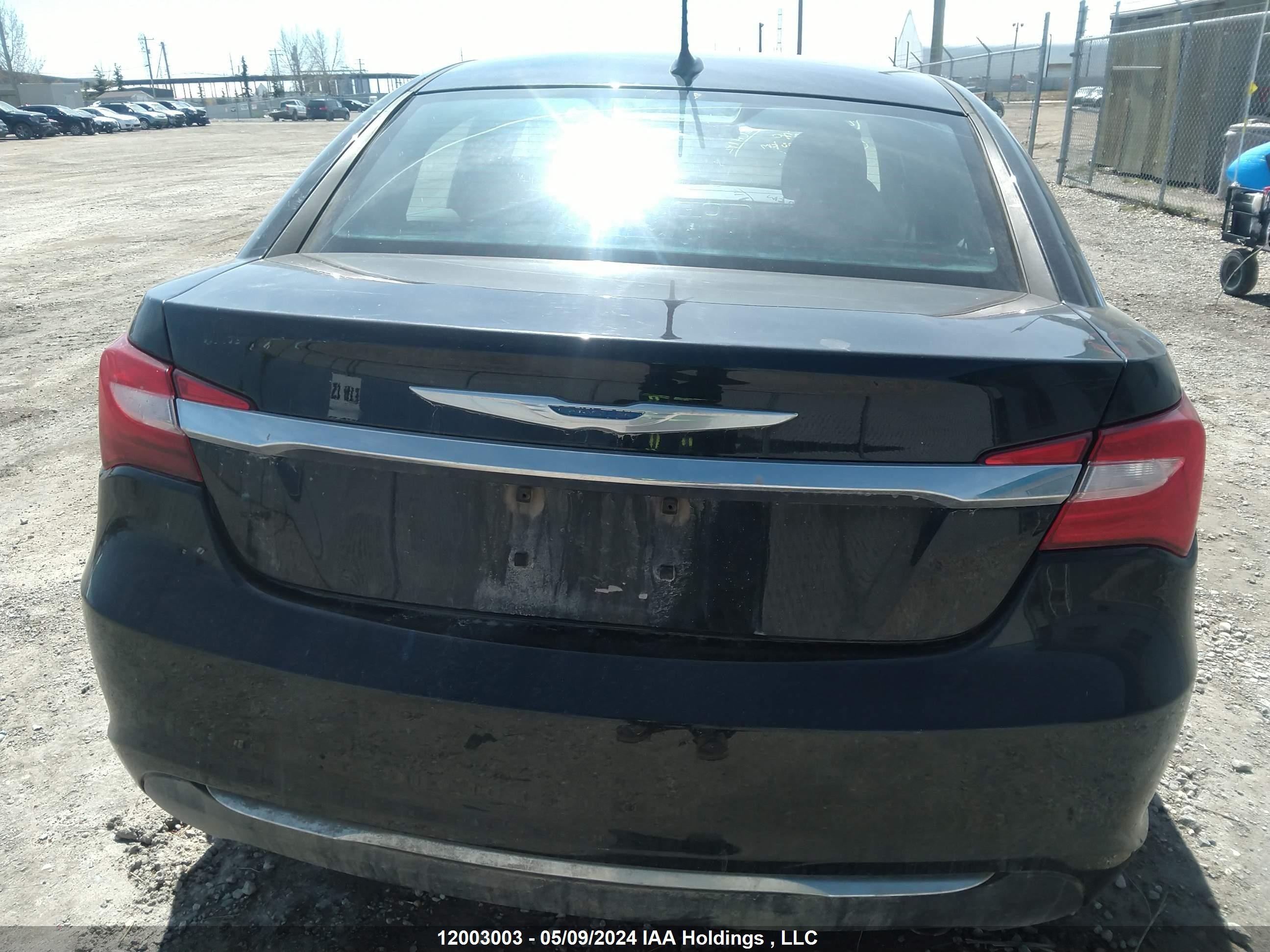 Photo 15 VIN: 1C3CCBABXEN229770 - CHRYSLER 200 