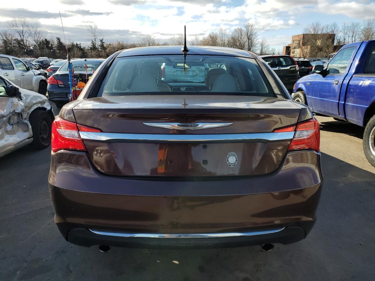 Photo 5 VIN: 1C3CCBAG0DN736820 - CHRYSLER 200 