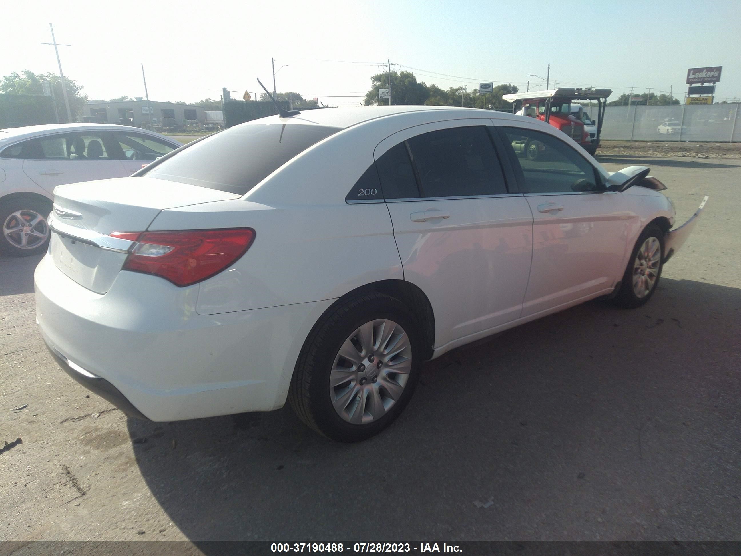 Photo 3 VIN: 1C3CCBAG7DN591372 - CHRYSLER 200 