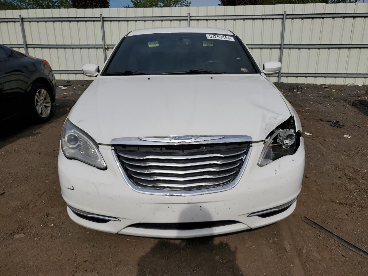 Photo 4 VIN: 1C3CCBAG7DN743098 - CHRYSLER 200 