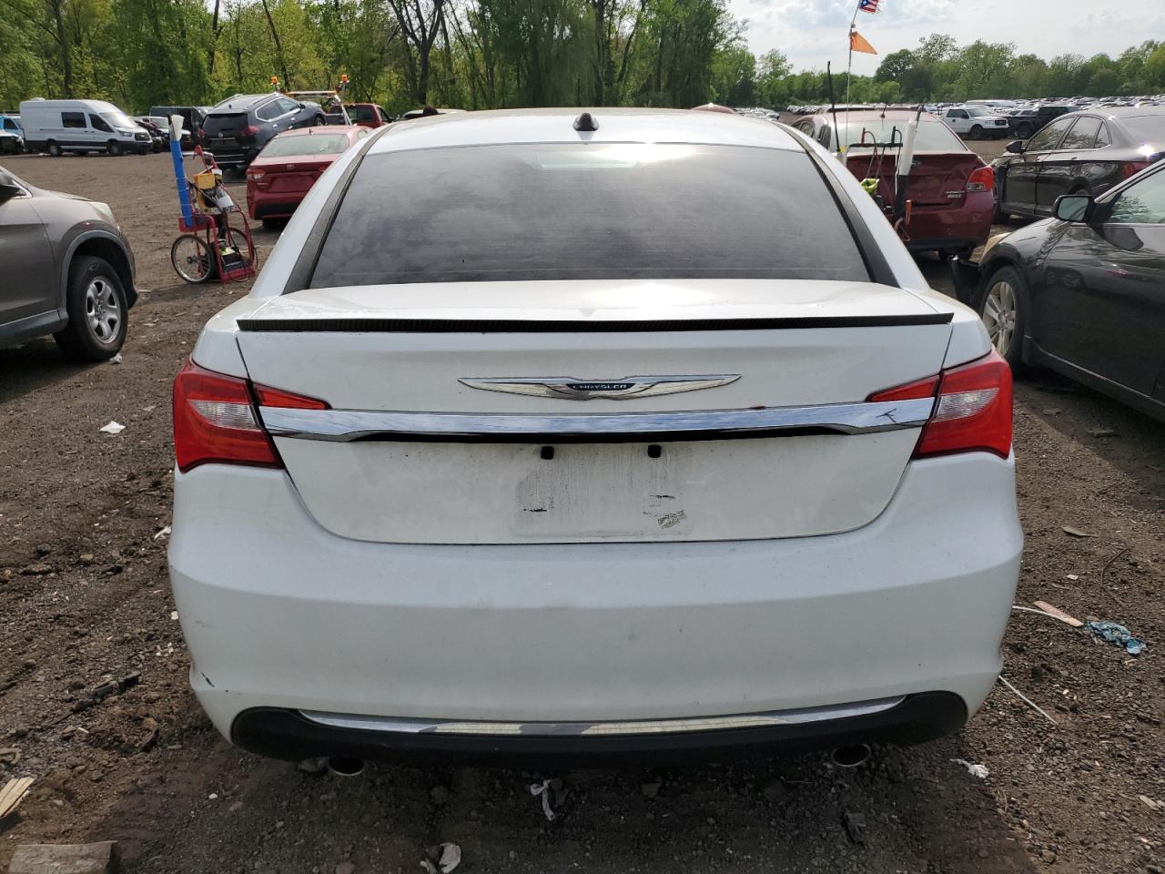 Photo 5 VIN: 1C3CCBAG7DN743098 - CHRYSLER 200 