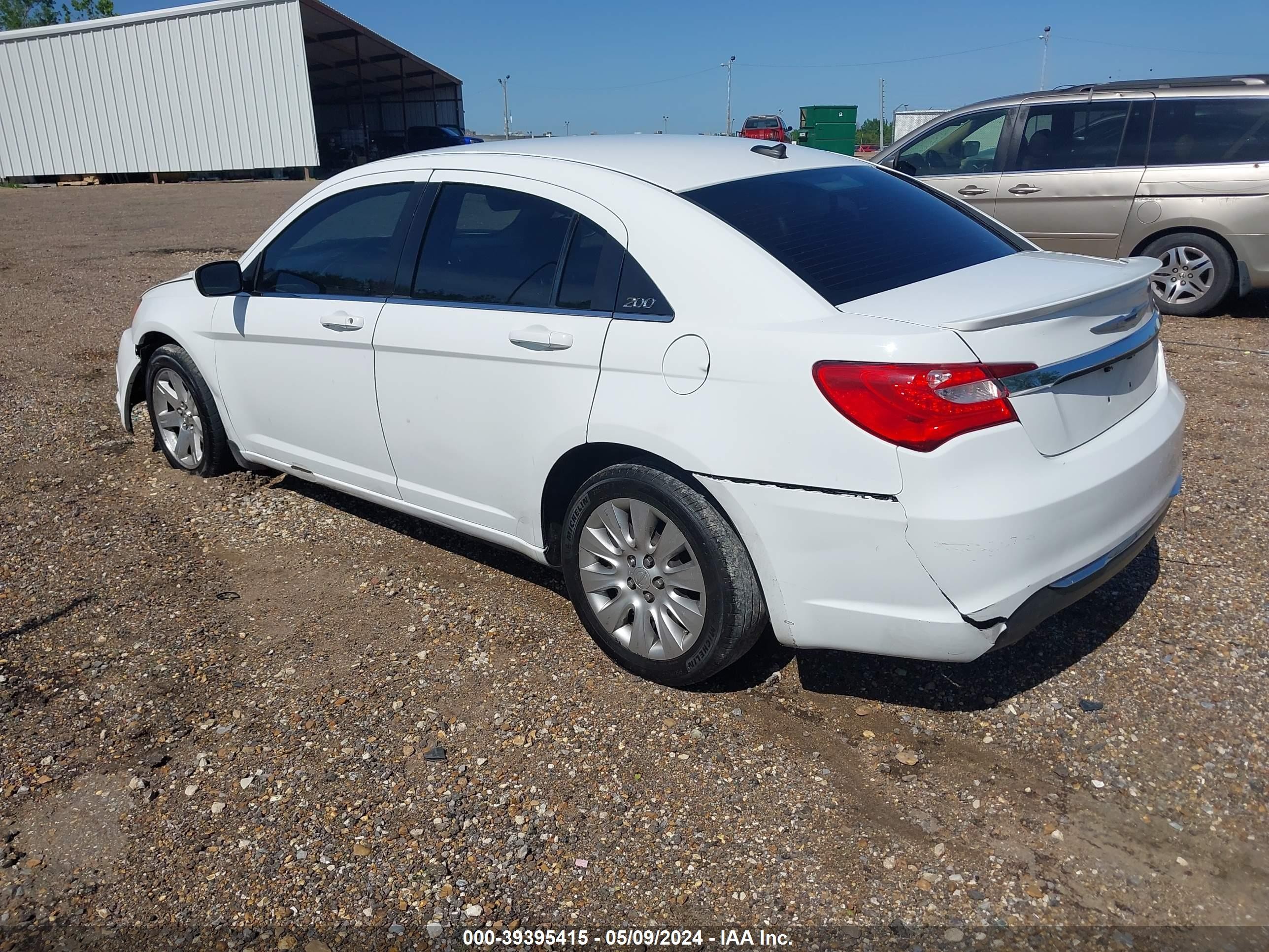 Photo 2 VIN: 1C3CCBAG8EN164896 - CHRYSLER 200 