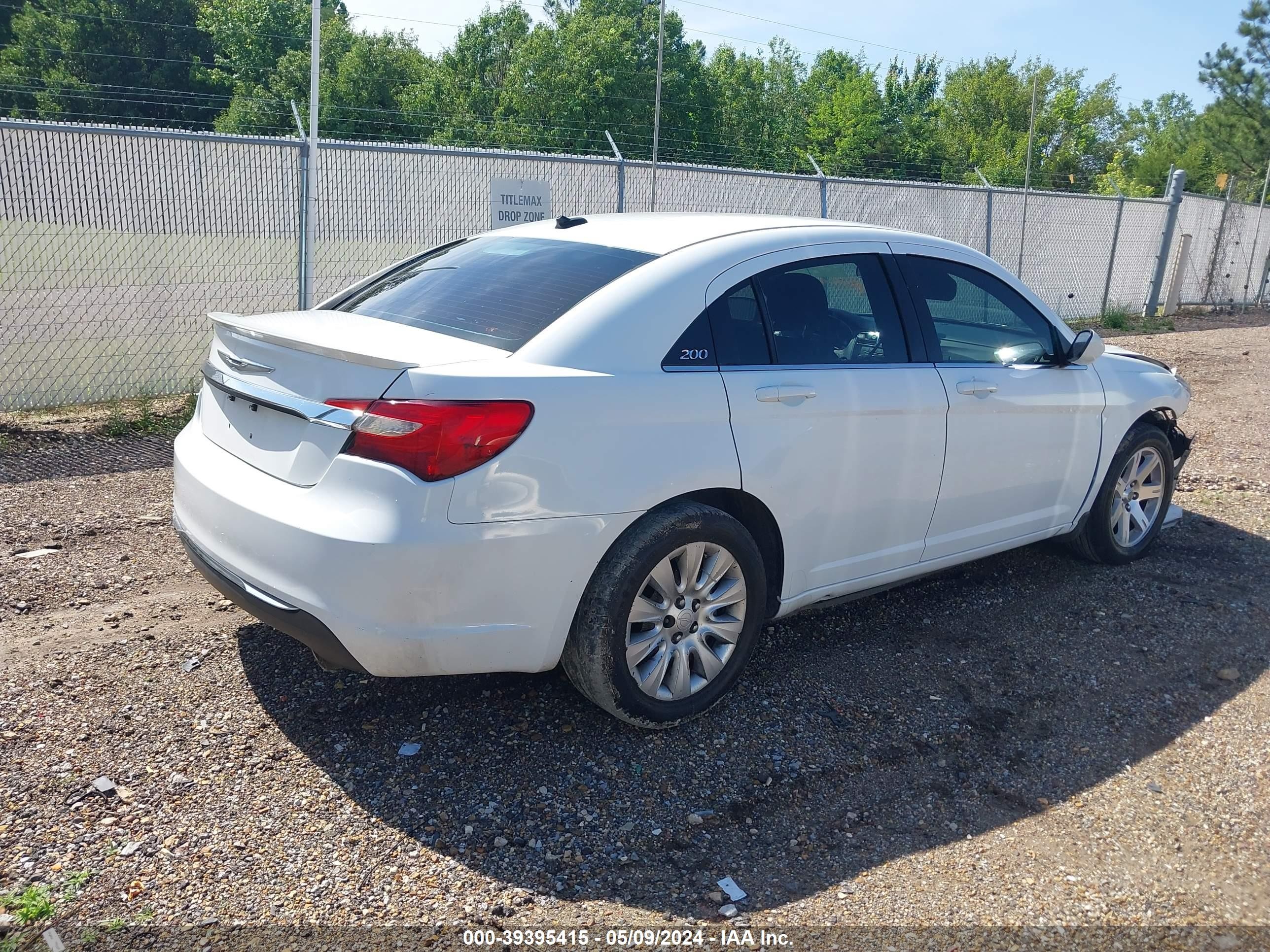 Photo 3 VIN: 1C3CCBAG8EN164896 - CHRYSLER 200 