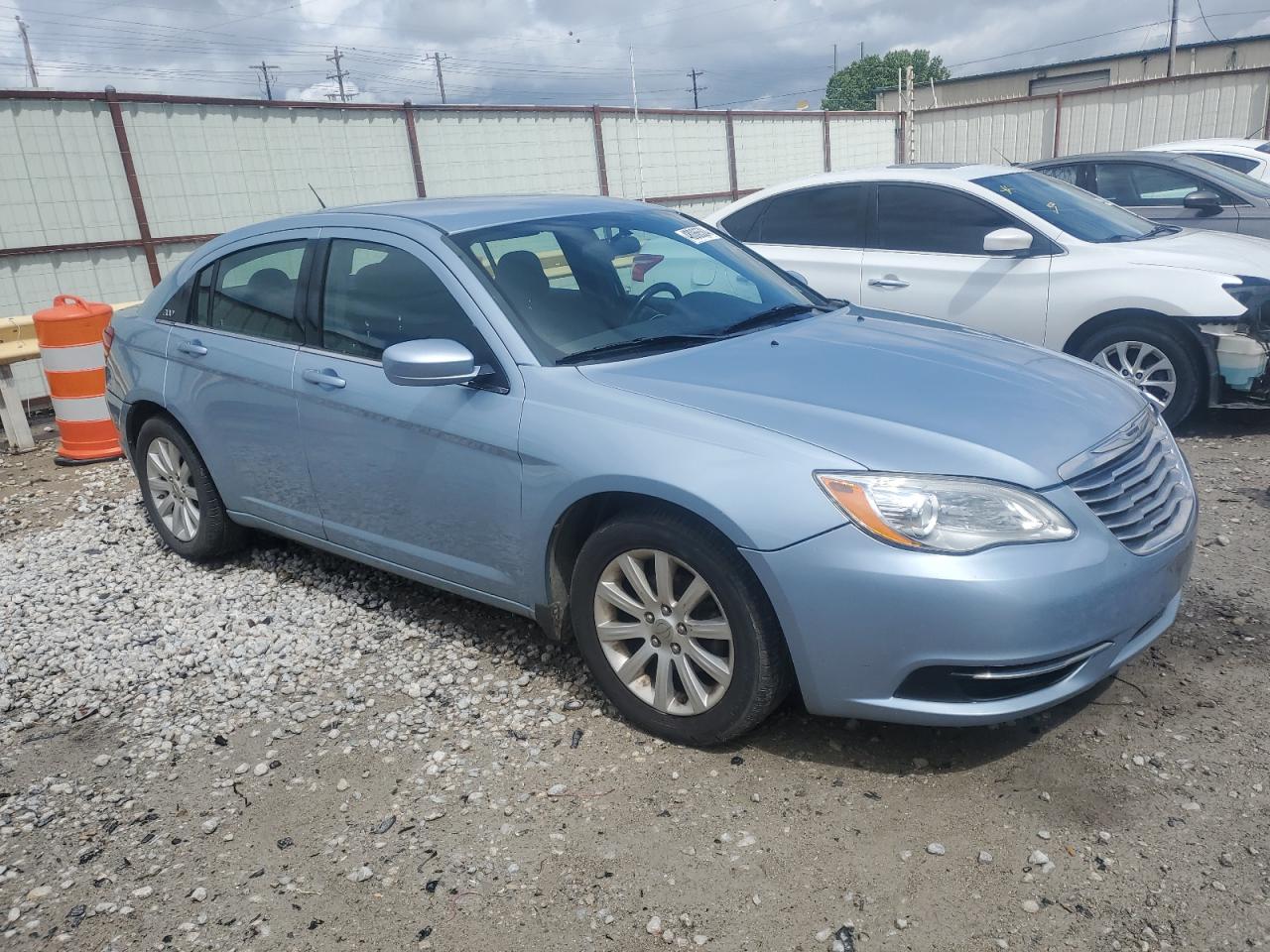 Photo 3 VIN: 1C3CCBBB0DN554344 - CHRYSLER 200 