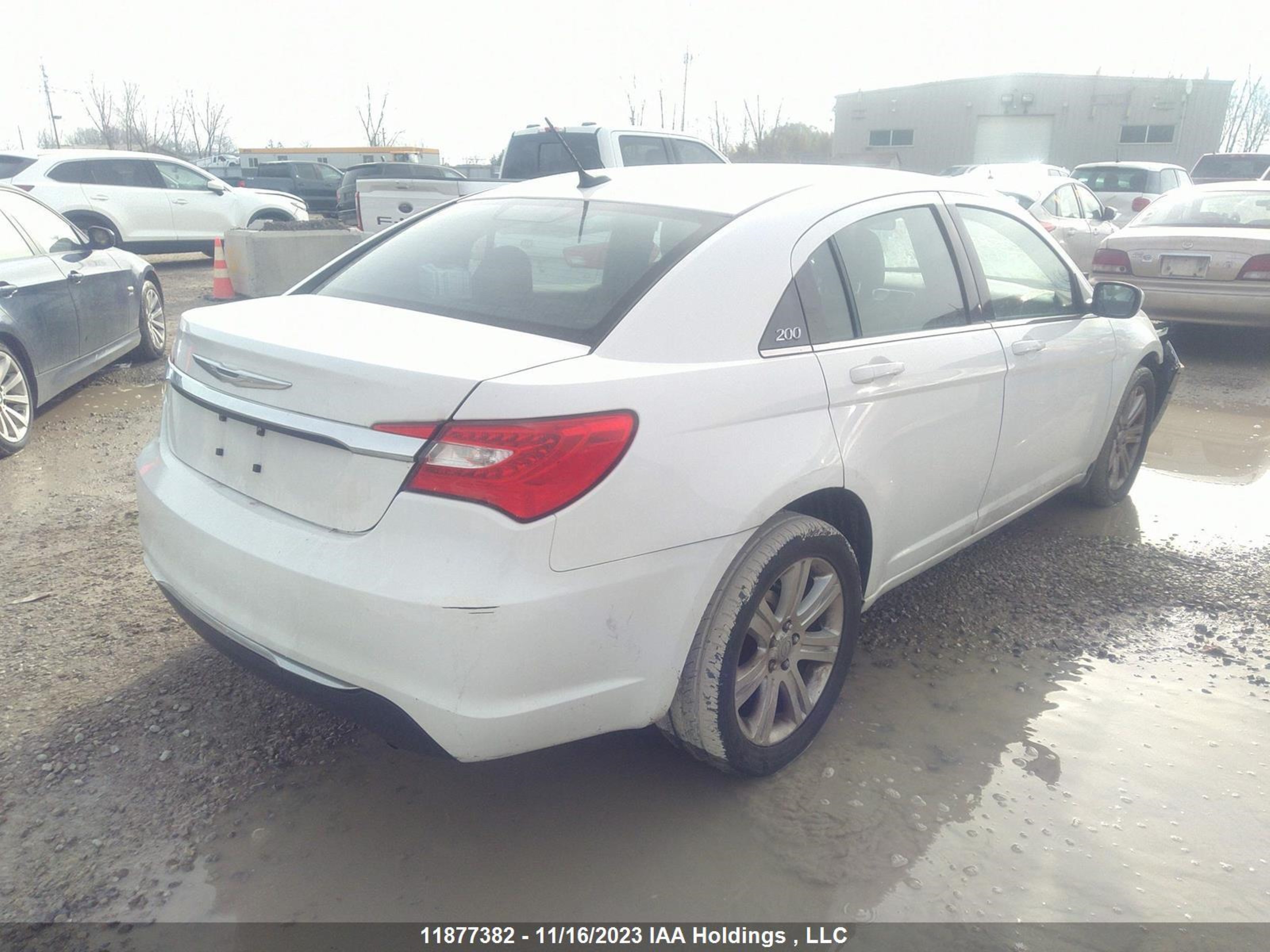 Photo 3 VIN: 1C3CCBBB0DN605891 - CHRYSLER 200 