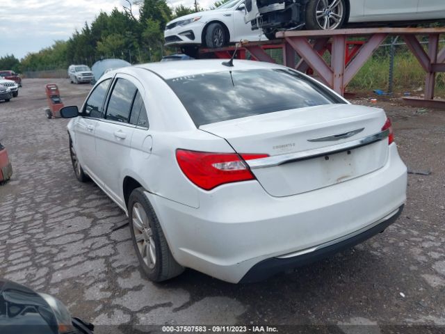 Photo 2 VIN: 1C3CCBBB0DN672023 - CHRYSLER 200 