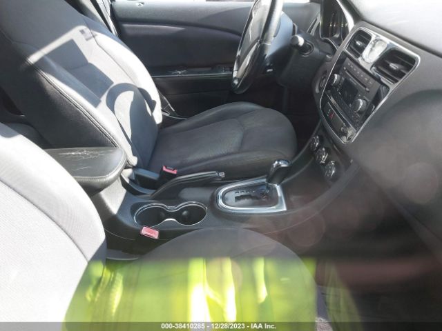 Photo 4 VIN: 1C3CCBBB0DN763213 - CHRYSLER 200 