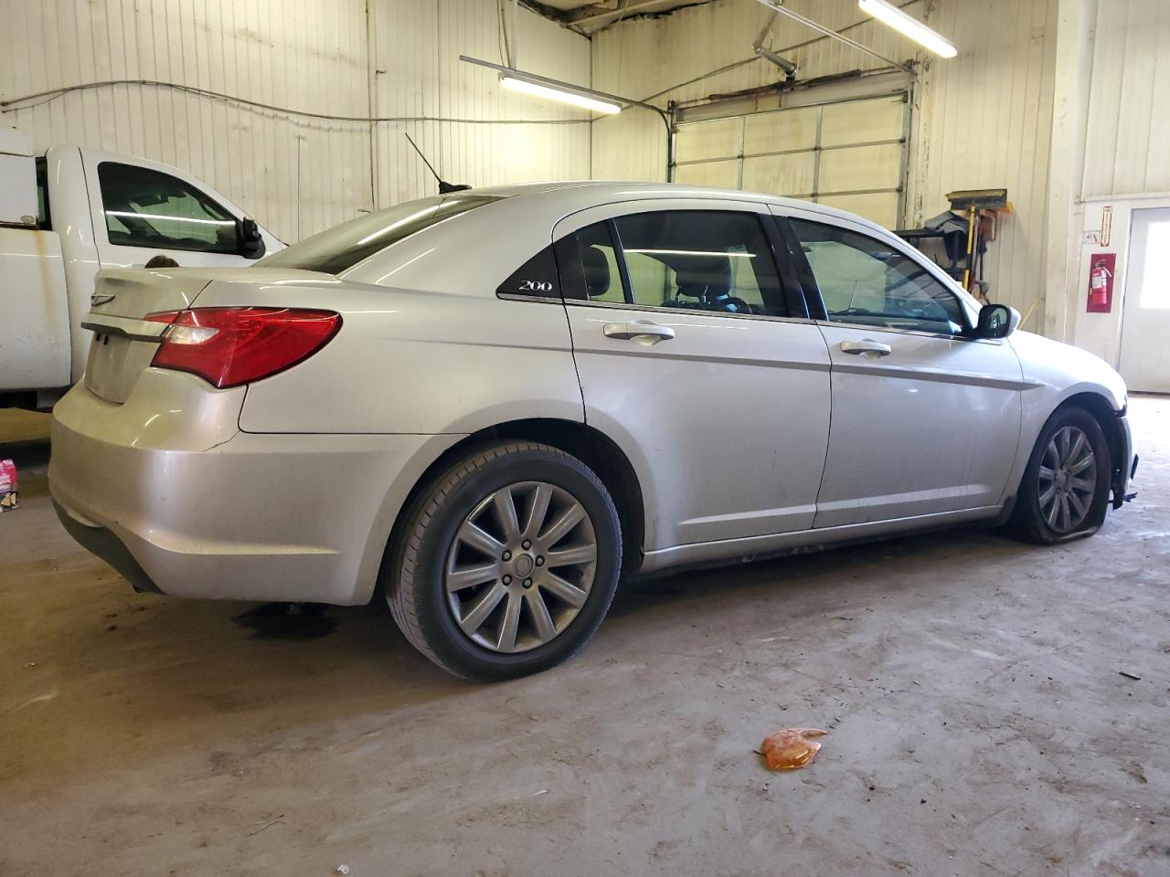 Photo 2 VIN: 1C3CCBBB1CN125261 - CHRYSLER 200 