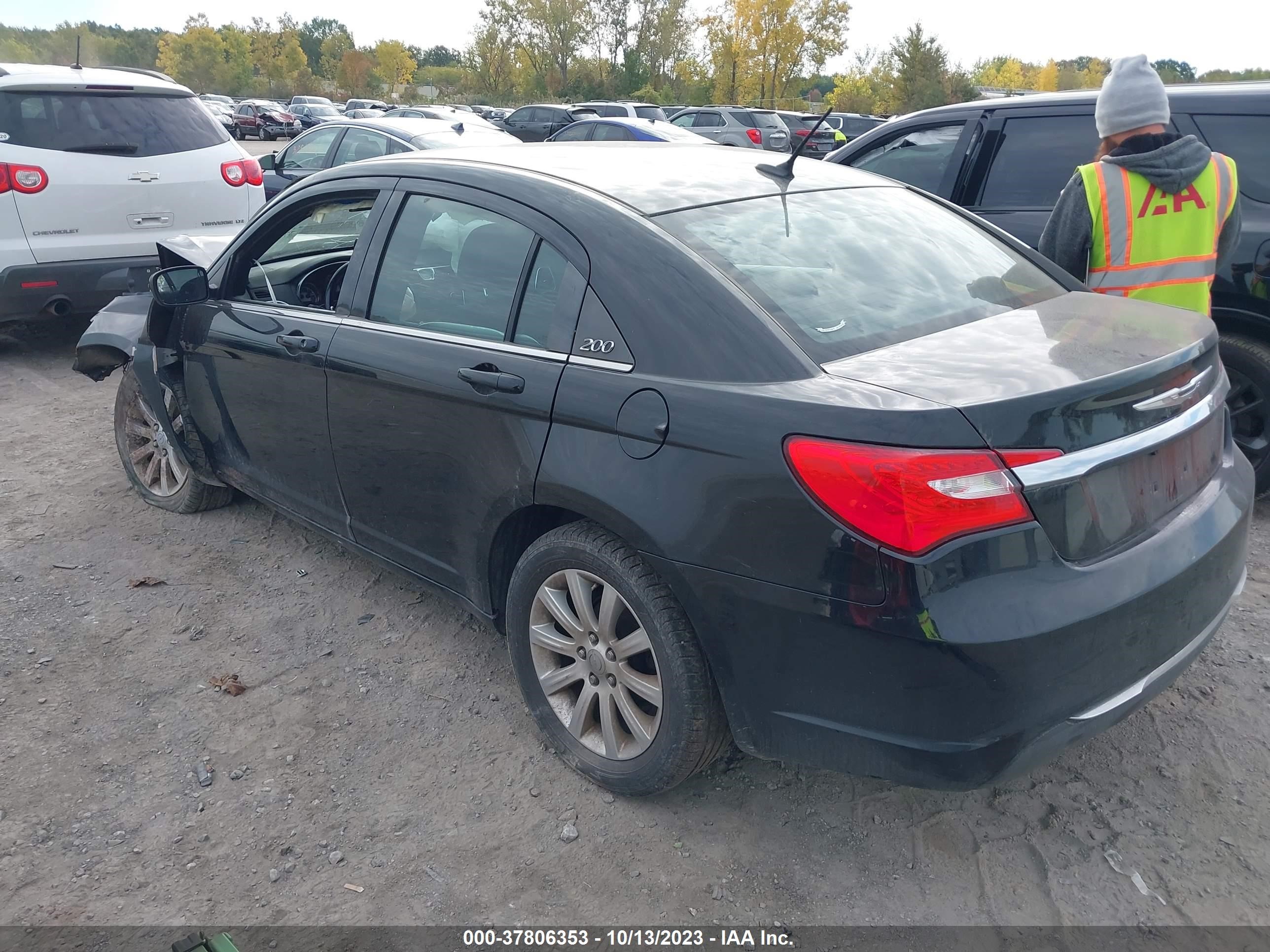 Photo 2 VIN: 1C3CCBBB1DN701531 - CHRYSLER 200 