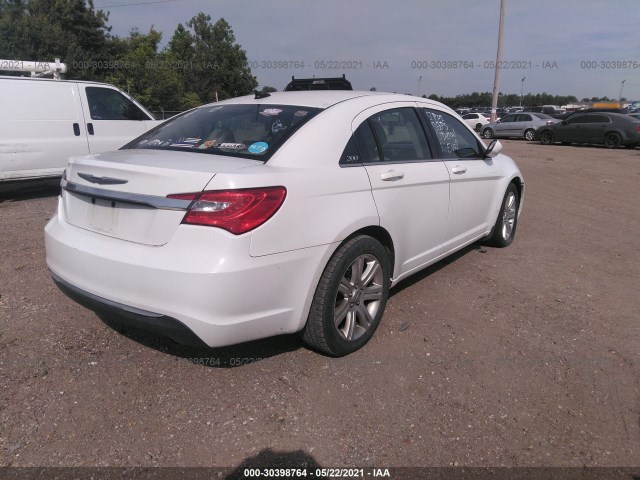 Photo 3 VIN: 1C3CCBBB3CN213390 - CHRYSLER 200 