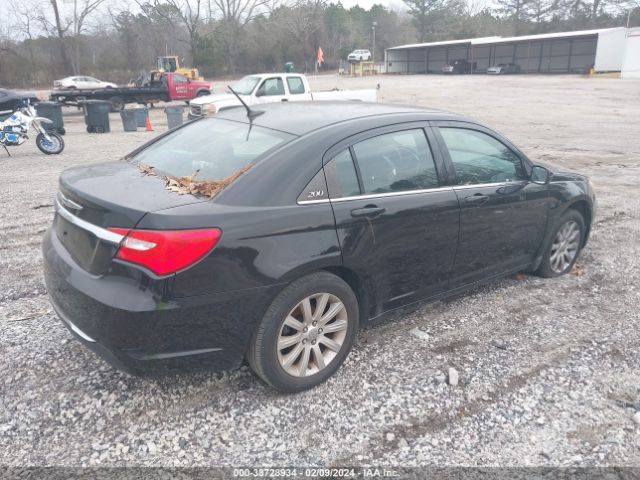 Photo 3 VIN: 1C3CCBBB3DN584051 - CHRYSLER 200 