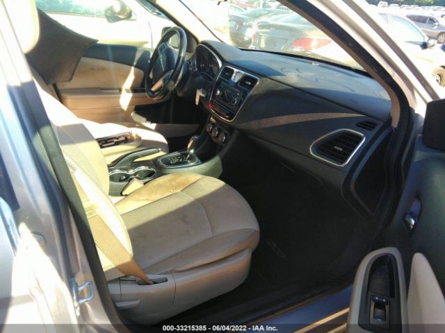 Photo 4 VIN: 1C3CCBBB3DN765666 - CHRYSLER 200 