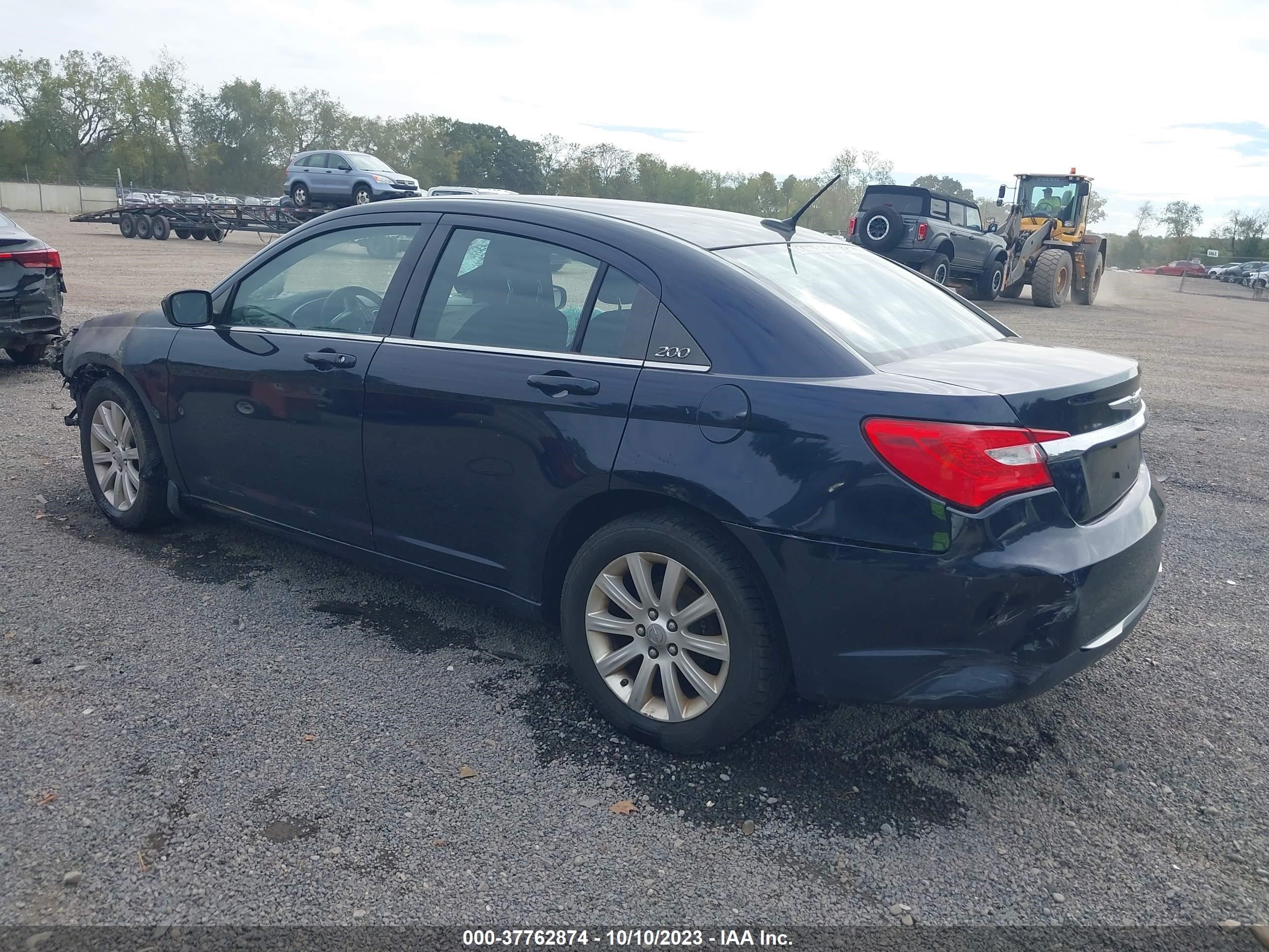 Photo 2 VIN: 1C3CCBBB4CN278037 - CHRYSLER 200 