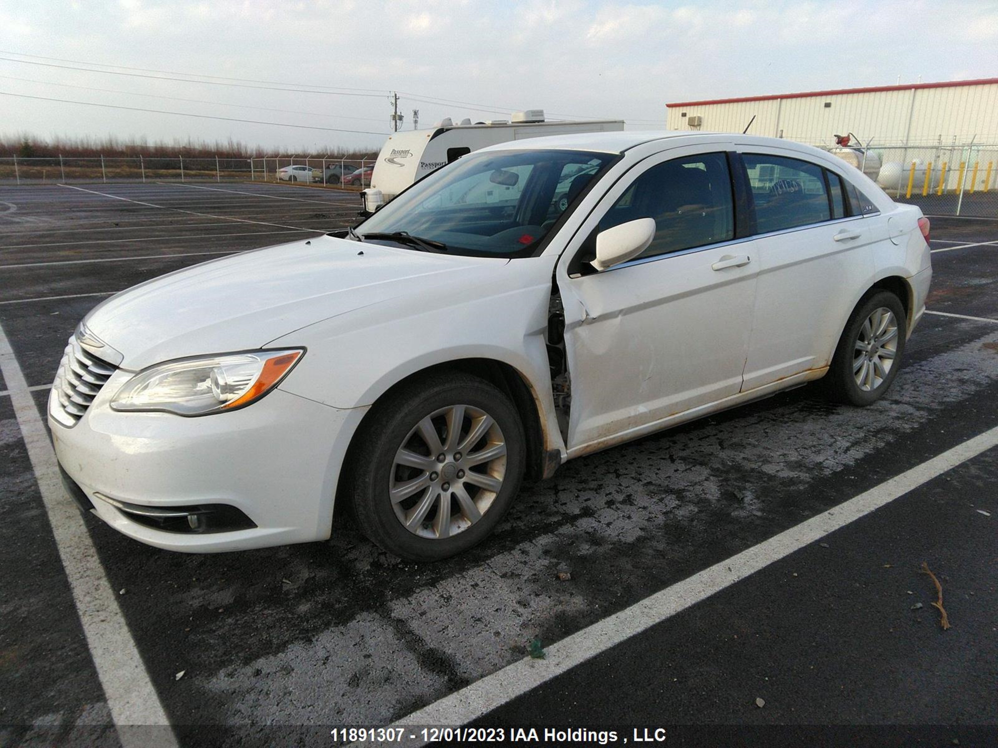 Photo 1 VIN: 1C3CCBBB4DN500223 - CHRYSLER 200 