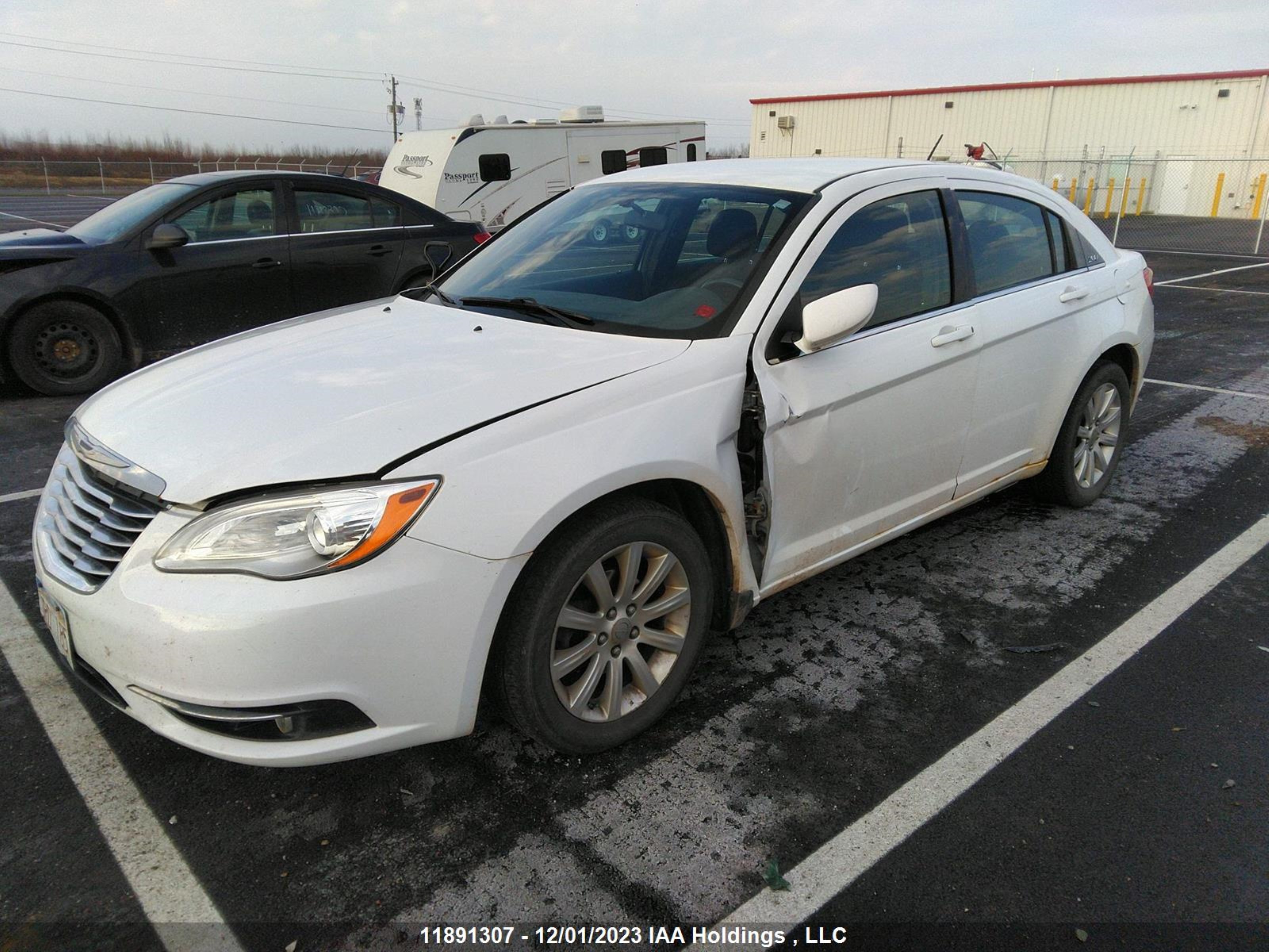 Photo 5 VIN: 1C3CCBBB4DN500223 - CHRYSLER 200 