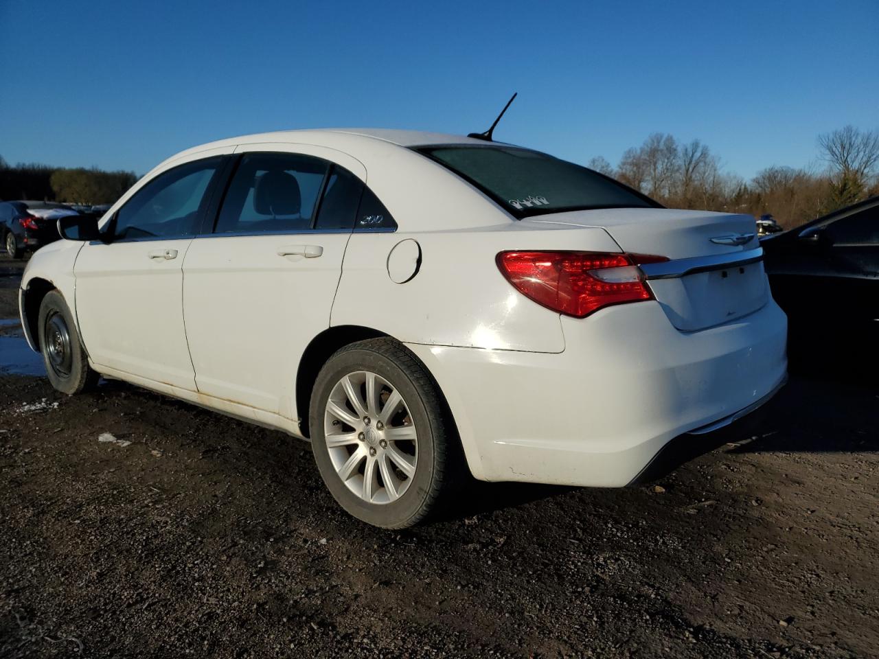 Photo 1 VIN: 1C3CCBBB4DN676902 - CHRYSLER 200 