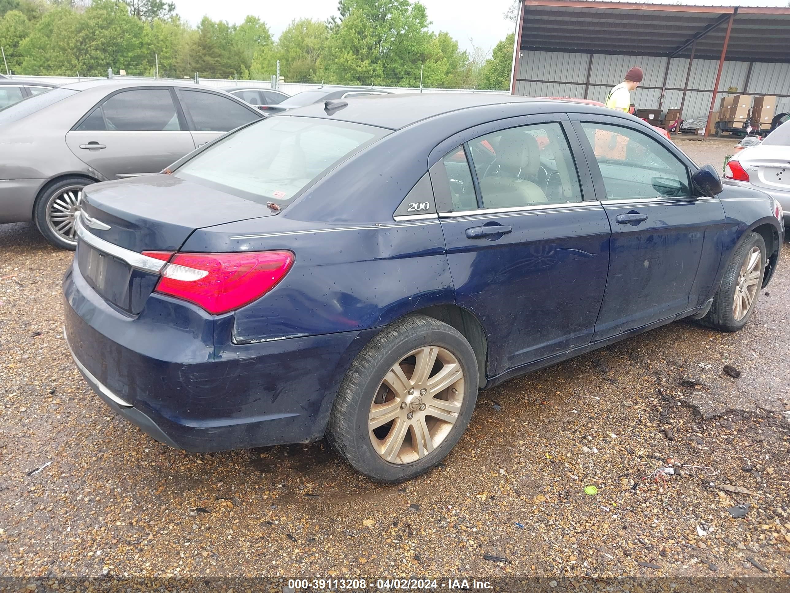 Photo 3 VIN: 1C3CCBBB4DN700342 - CHRYSLER 200 