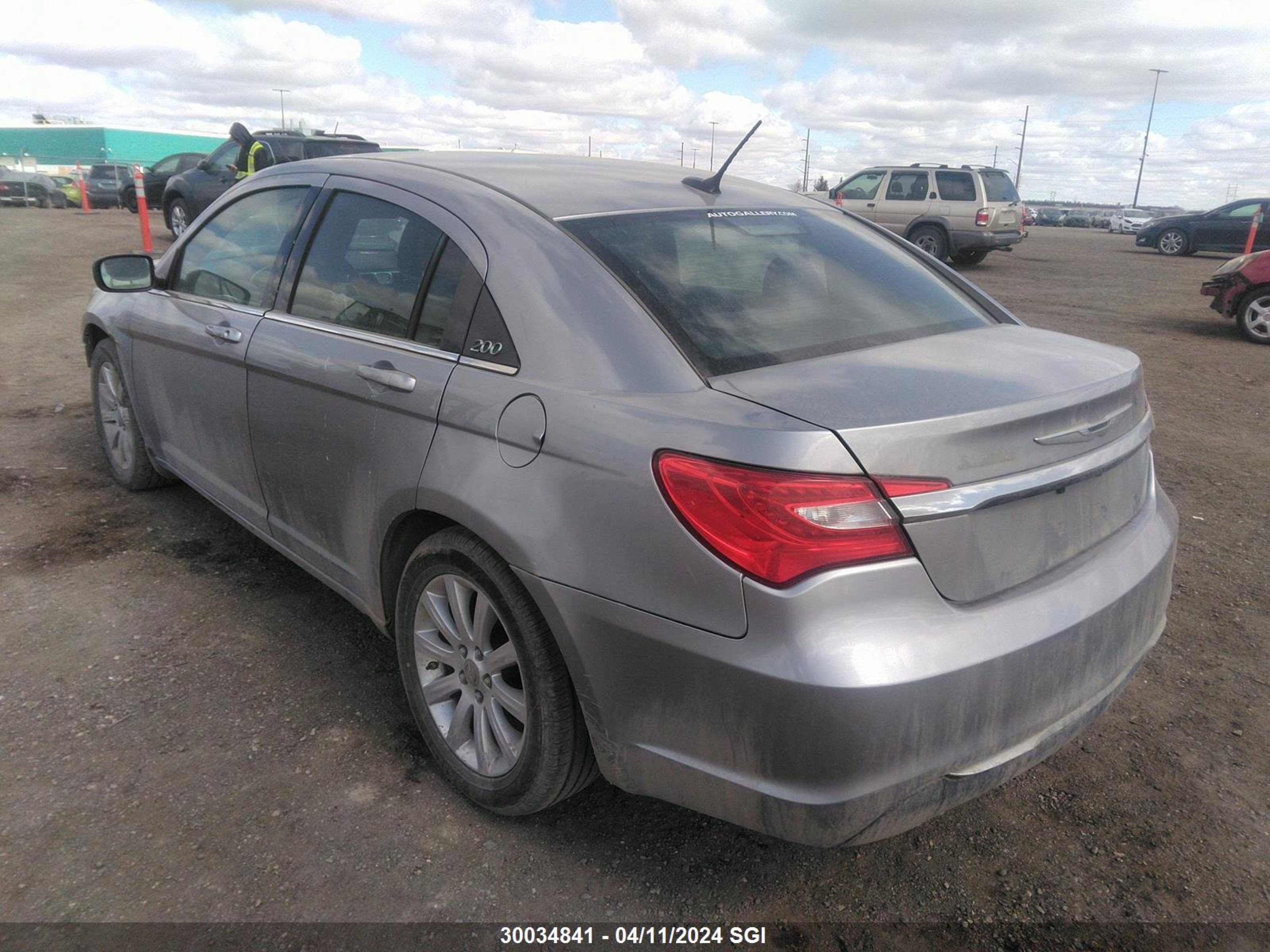 Photo 2 VIN: 1C3CCBBB4EN100700 - CHRYSLER 200 