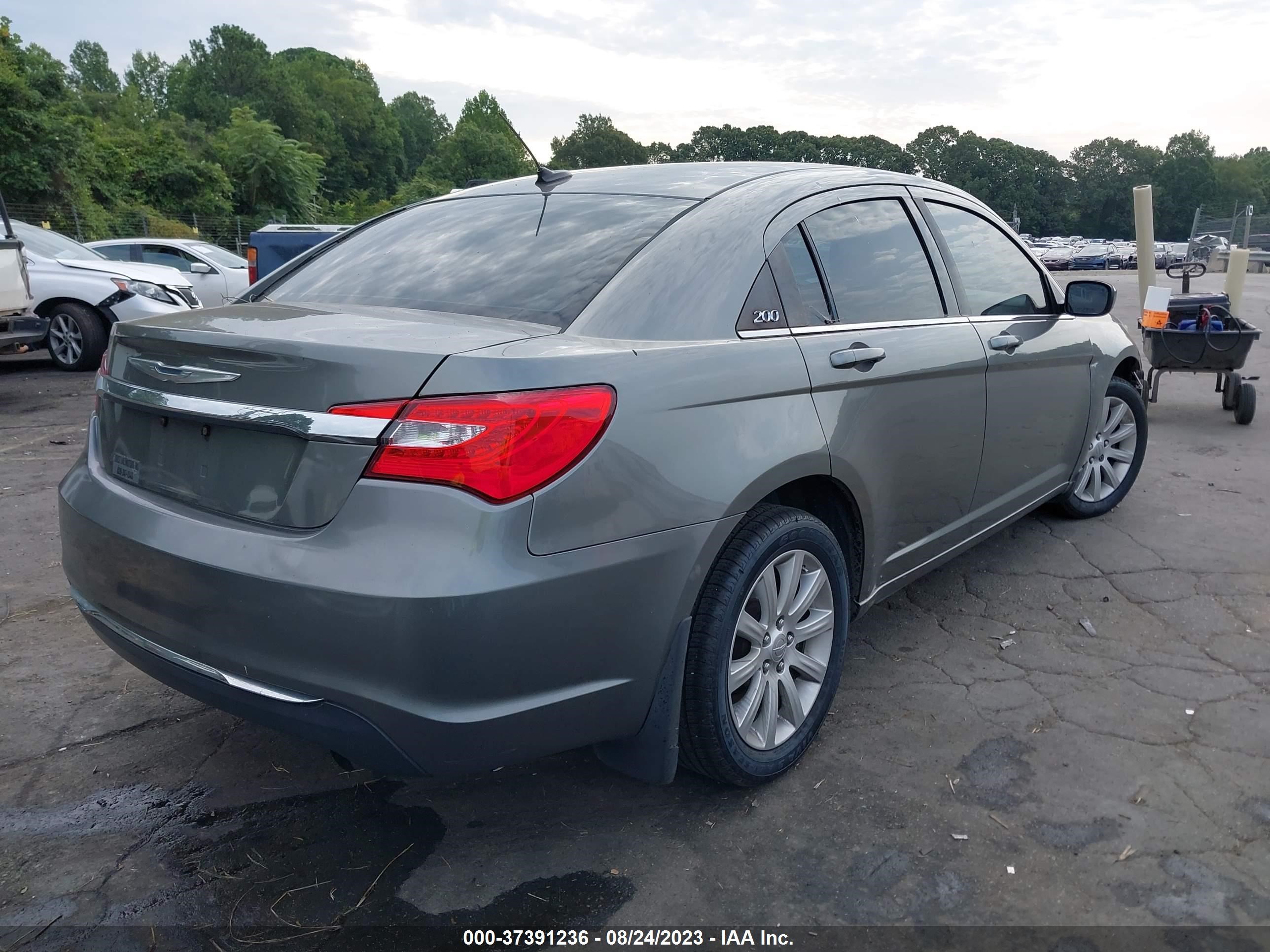 Photo 3 VIN: 1C3CCBBB6CN174102 - CHRYSLER 200 