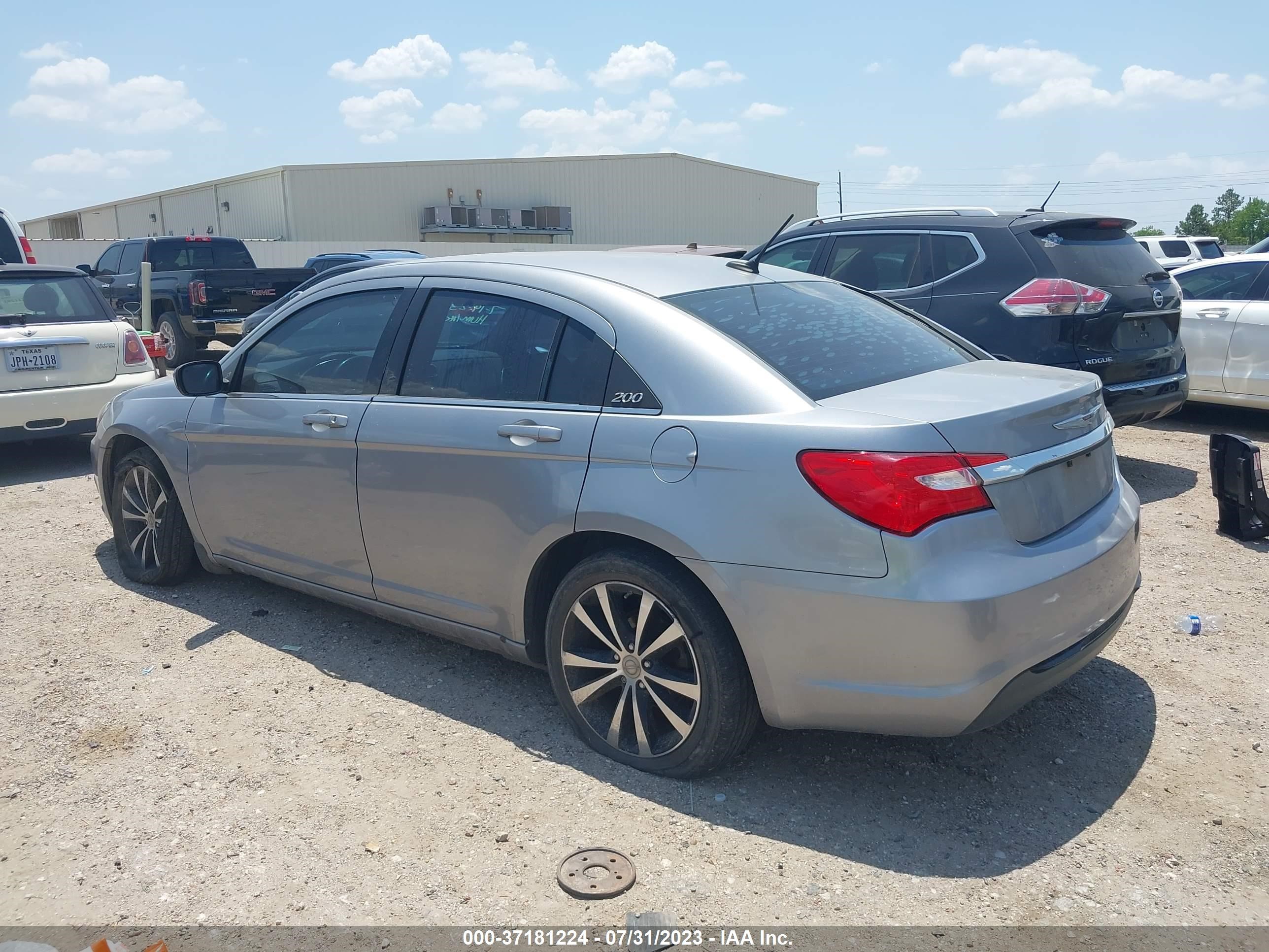 Photo 2 VIN: 1C3CCBBB6EN137649 - CHRYSLER 200 