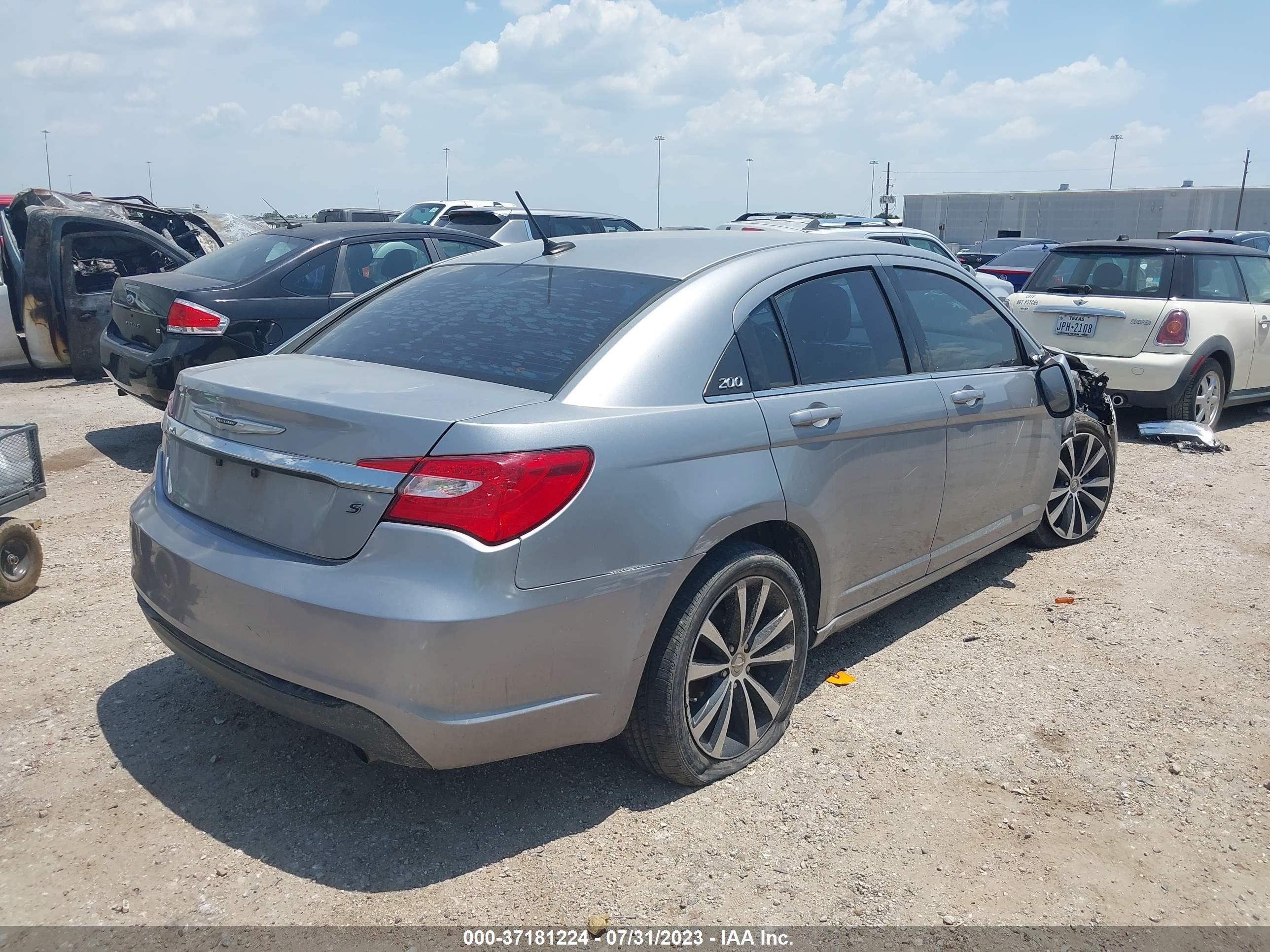 Photo 3 VIN: 1C3CCBBB6EN137649 - CHRYSLER 200 