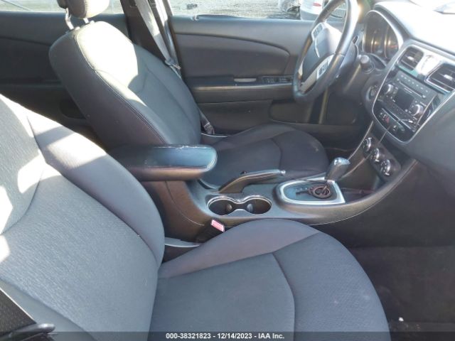 Photo 4 VIN: 1C3CCBBB7DN632909 - CHRYSLER 200 