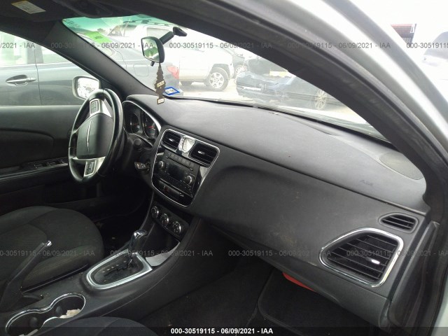 Photo 4 VIN: 1C3CCBBB8CN126942 - CHRYSLER 200 