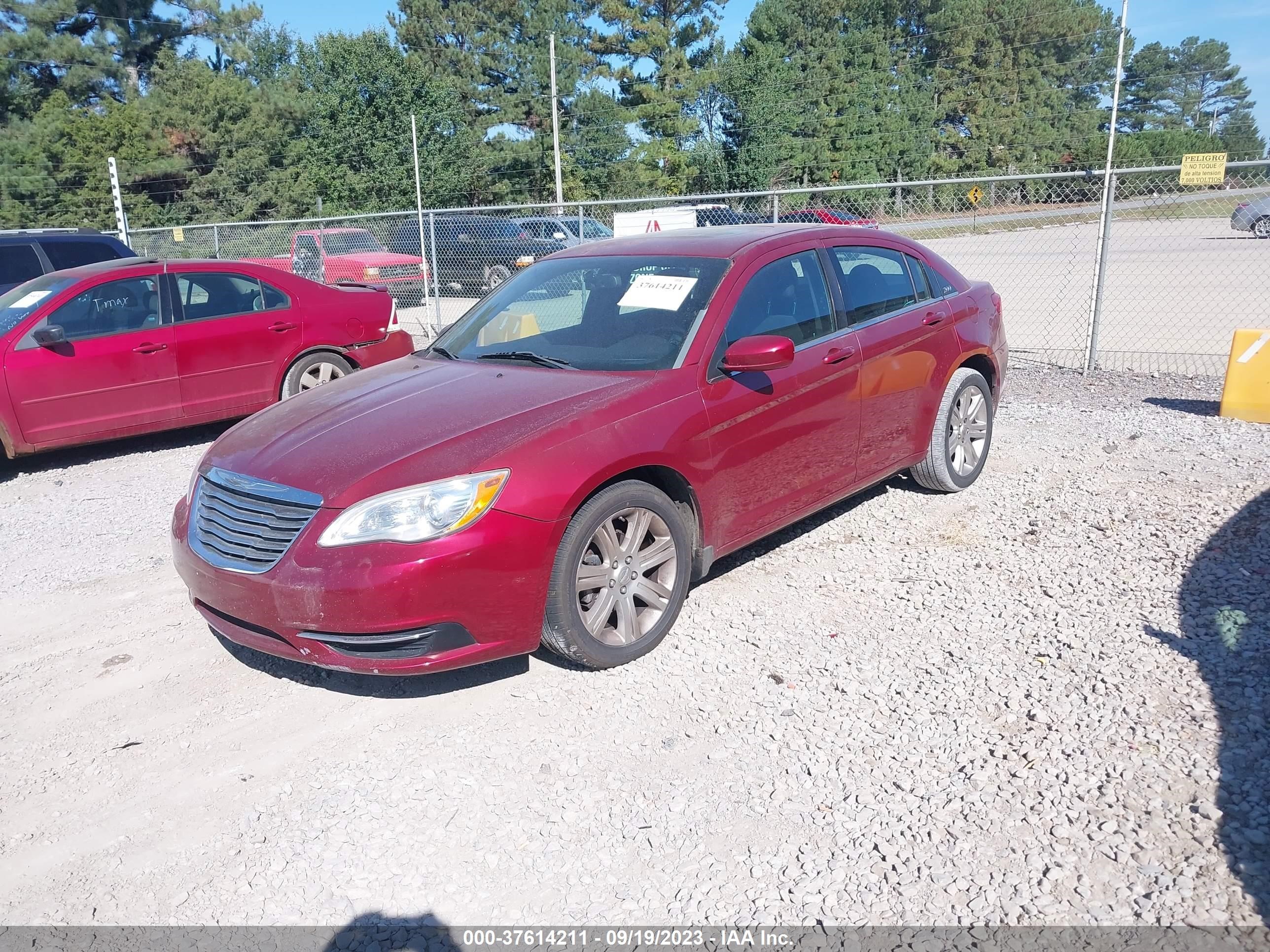 Photo 1 VIN: 1C3CCBBB8CN267820 - CHRYSLER 200 