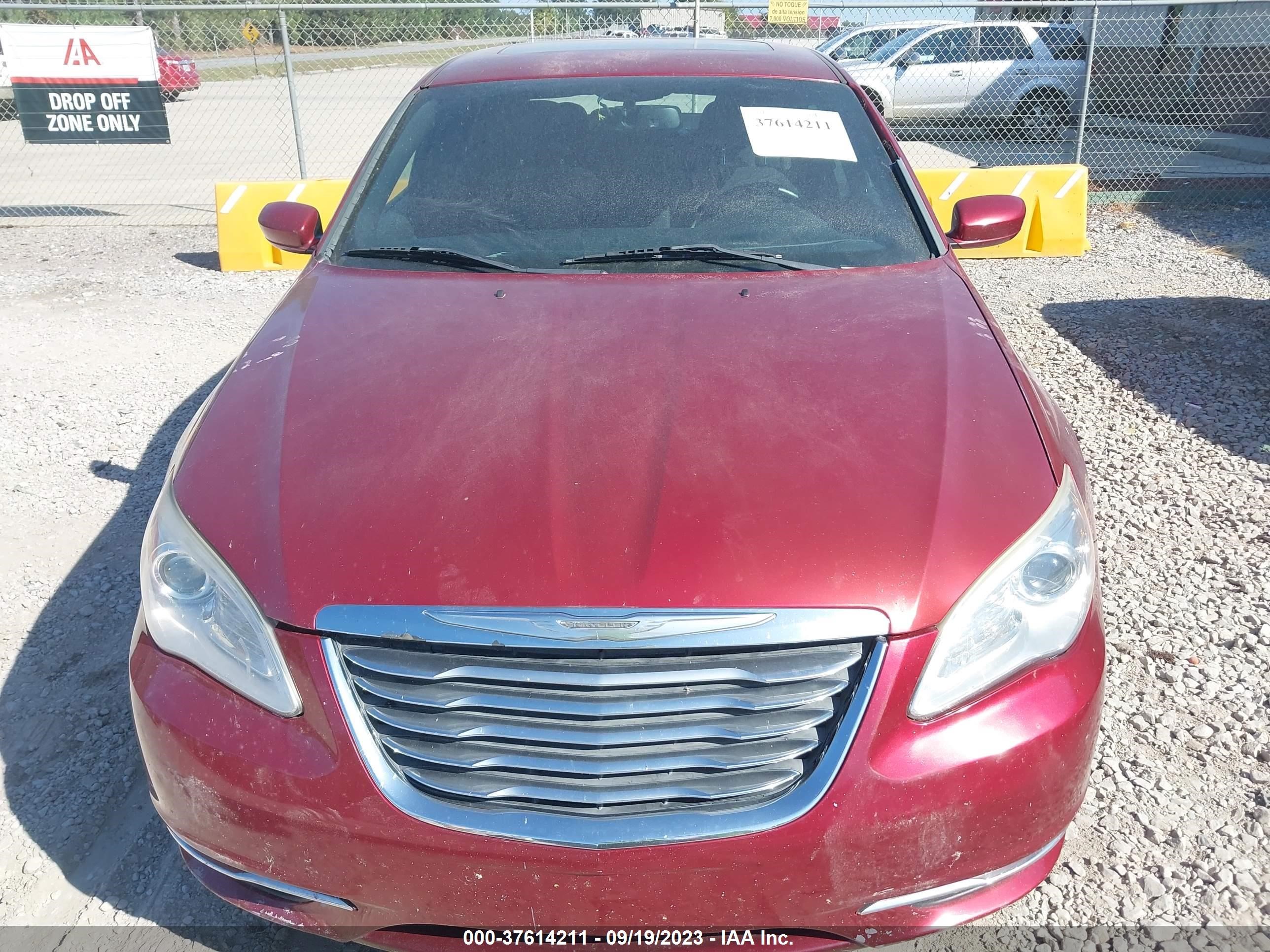 Photo 5 VIN: 1C3CCBBB8CN267820 - CHRYSLER 200 