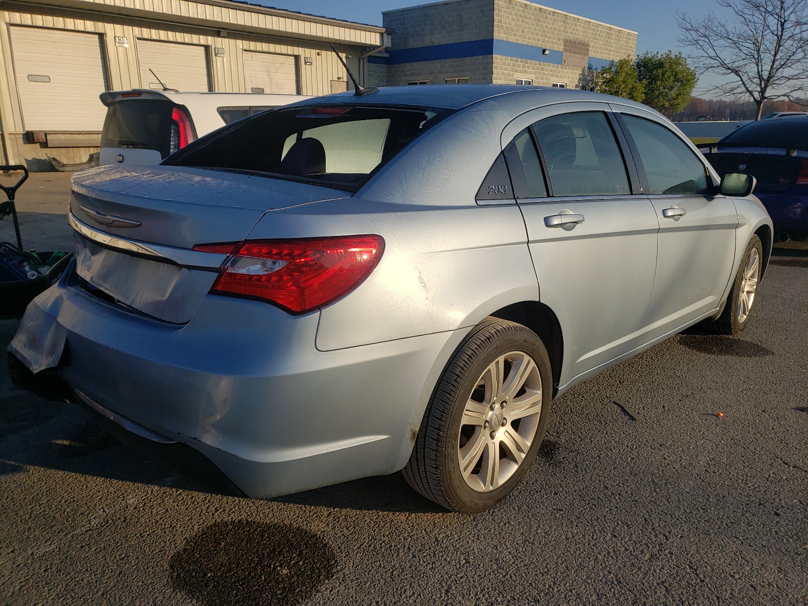 Photo 3 VIN: 1C3CCBBB8CN302484 - CHRYSLER 200 TOURIN 