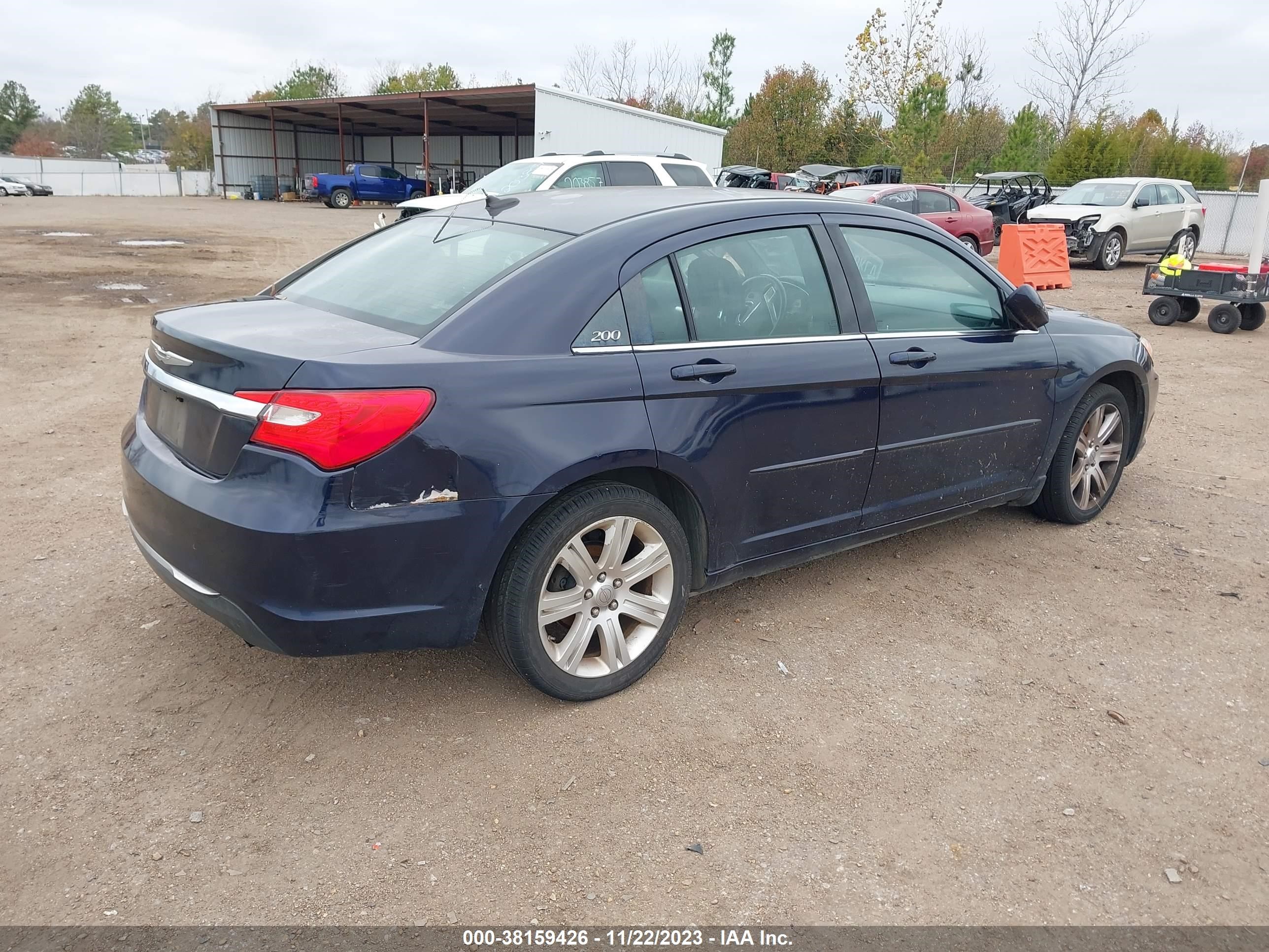 Photo 3 VIN: 1C3CCBBB8DN656748 - CHRYSLER 200 