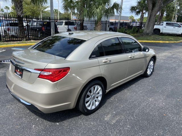 Photo 4 VIN: 1C3CCBBB8EN107374 - CHRYSLER 200 