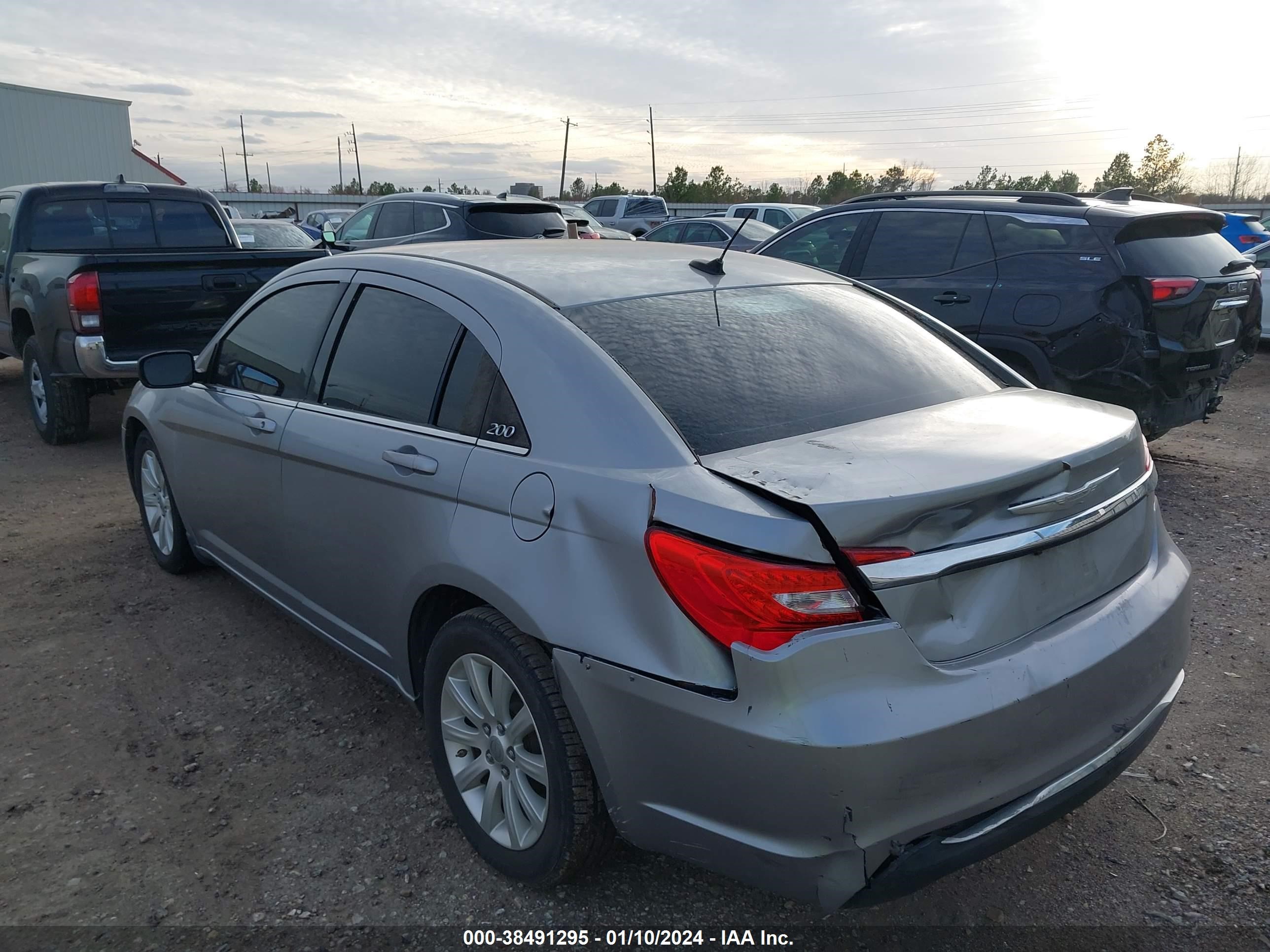 Photo 2 VIN: 1C3CCBBB8EN127625 - CHRYSLER 200 