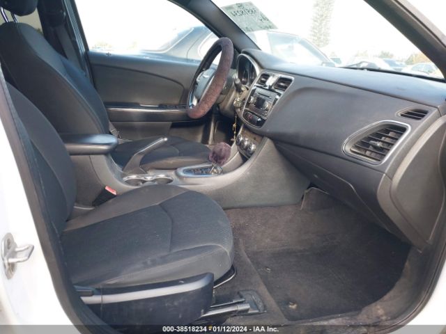 Photo 4 VIN: 1C3CCBBB9CN113391 - CHRYSLER 200 