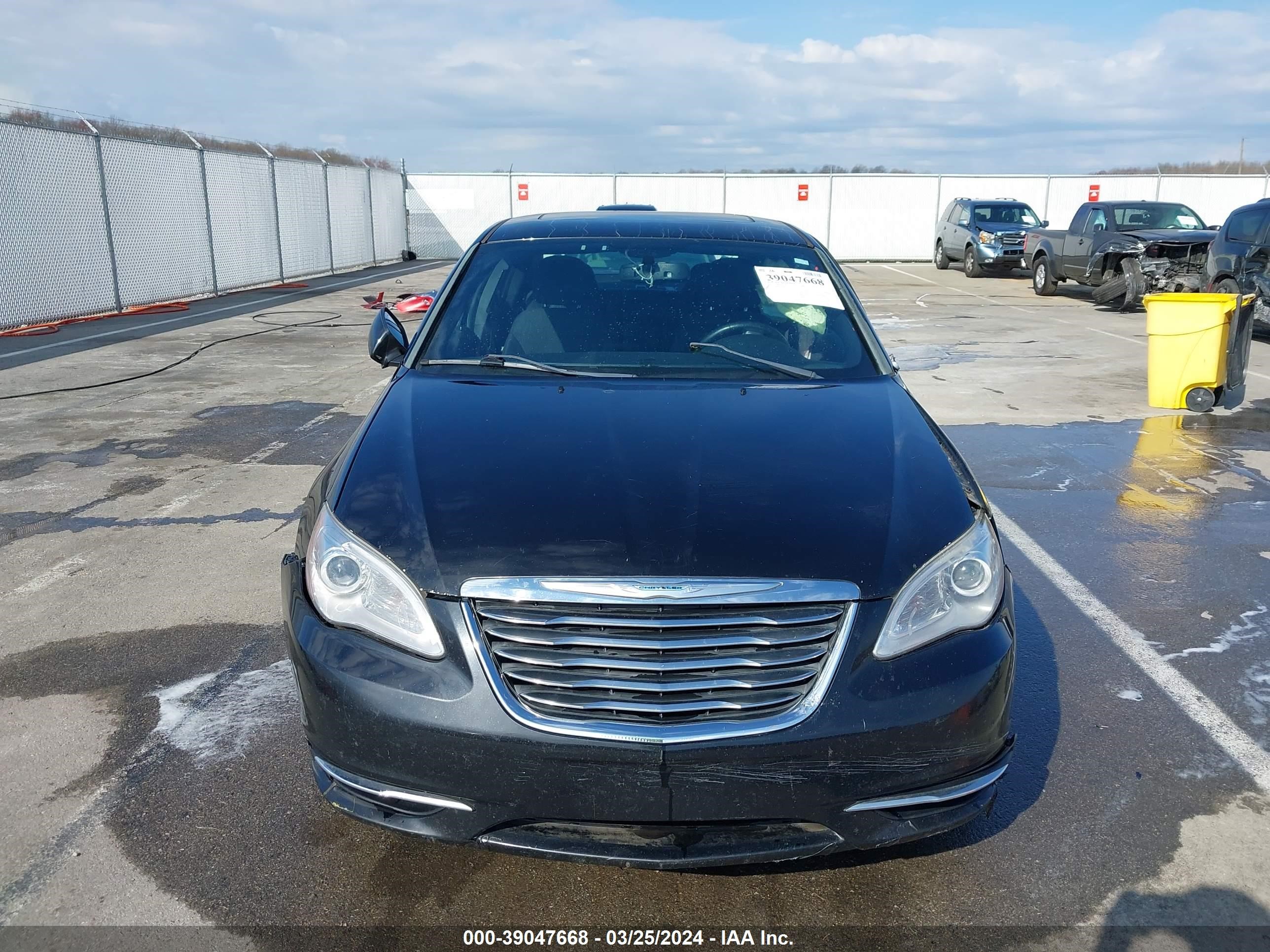 Photo 11 VIN: 1C3CCBBB9CN298932 - CHRYSLER 200 