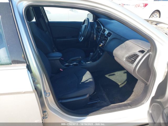 Photo 4 VIN: 1C3CCBBB9CN300775 - CHRYSLER 200 