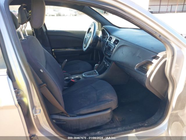 Photo 4 VIN: 1C3CCBBB9DN696031 - CHRYSLER 200 