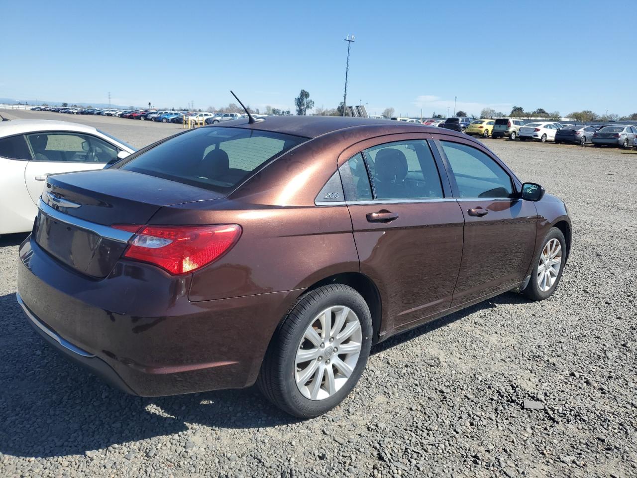 Photo 2 VIN: 1C3CCBBB9DN763016 - CHRYSLER 200 