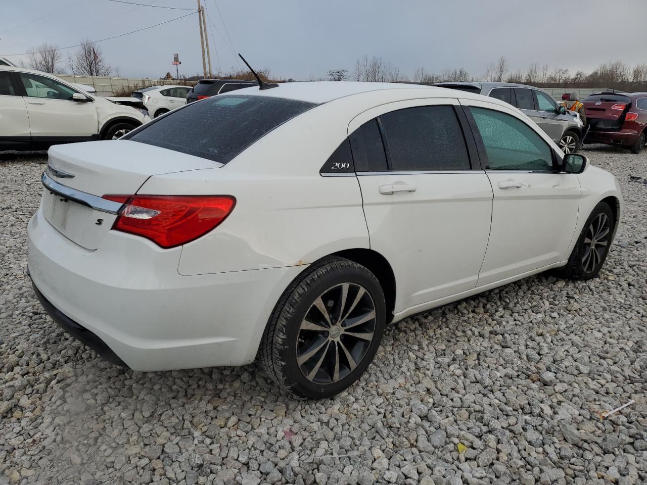 Photo 2 VIN: 1C3CCBBG0CN263921 - CHRYSLER 200 