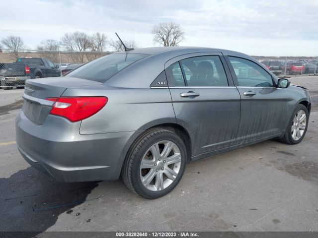 Photo 3 VIN: 1C3CCBBG0DN533635 - CHRYSLER 200 